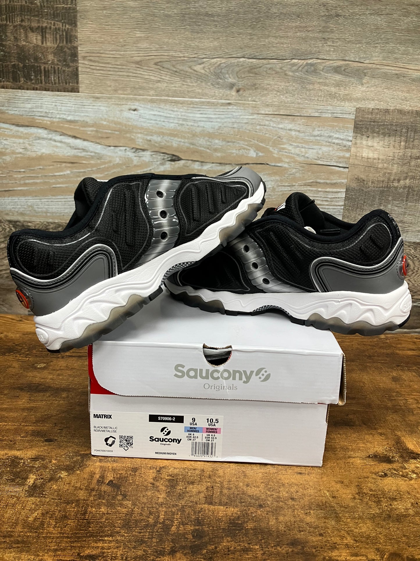 9-Saucony Matrix Black Metallic