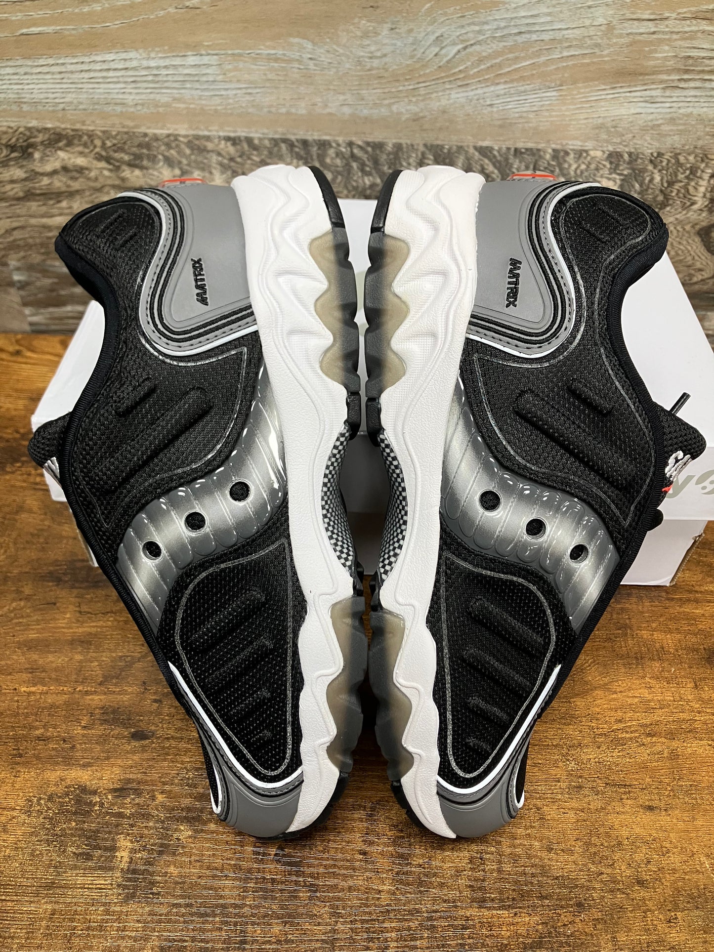 9-Saucony Matrix Black Metallic