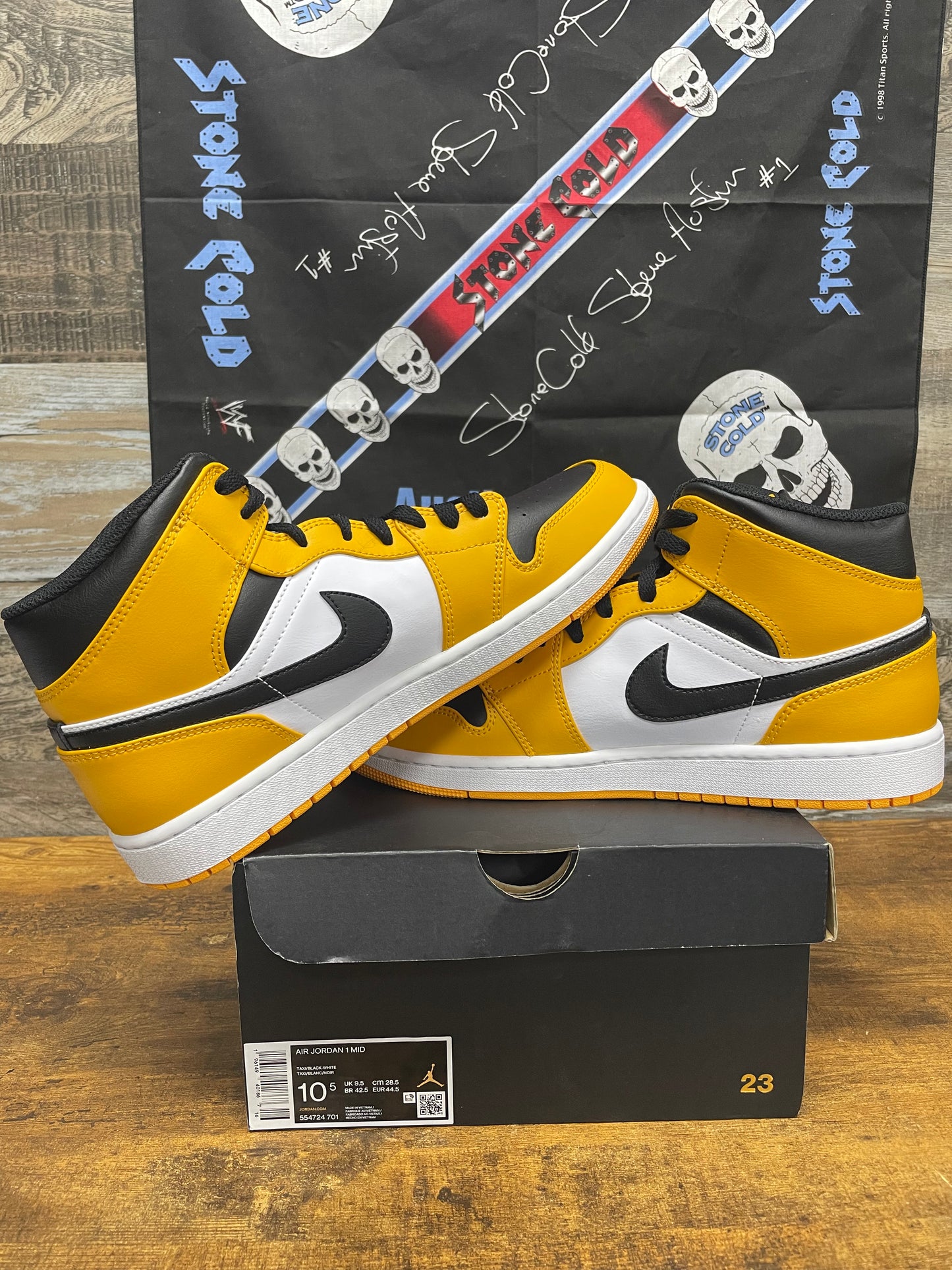 10.5-Air Jordan 1 Mid Taxi