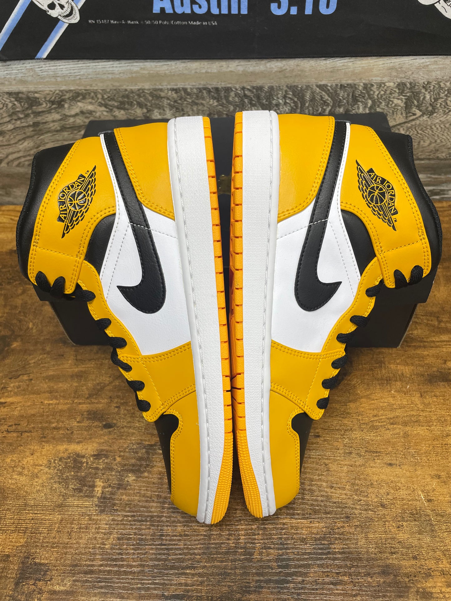 10.5-Air Jordan 1 Mid Taxi