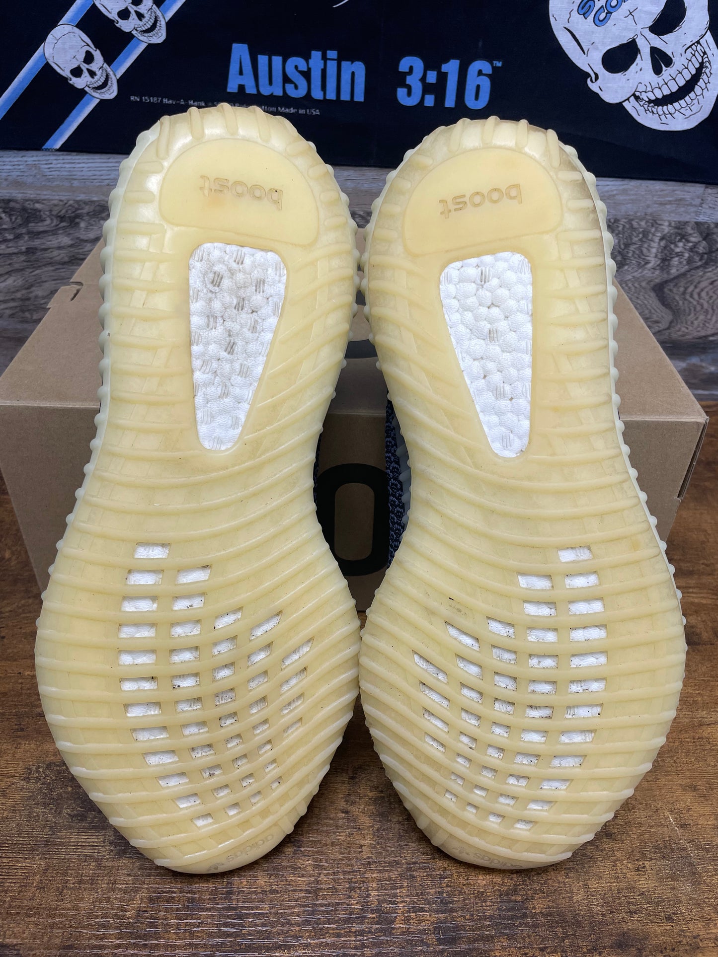 12-Adidas Yeezy Boost 350v2 Carbon