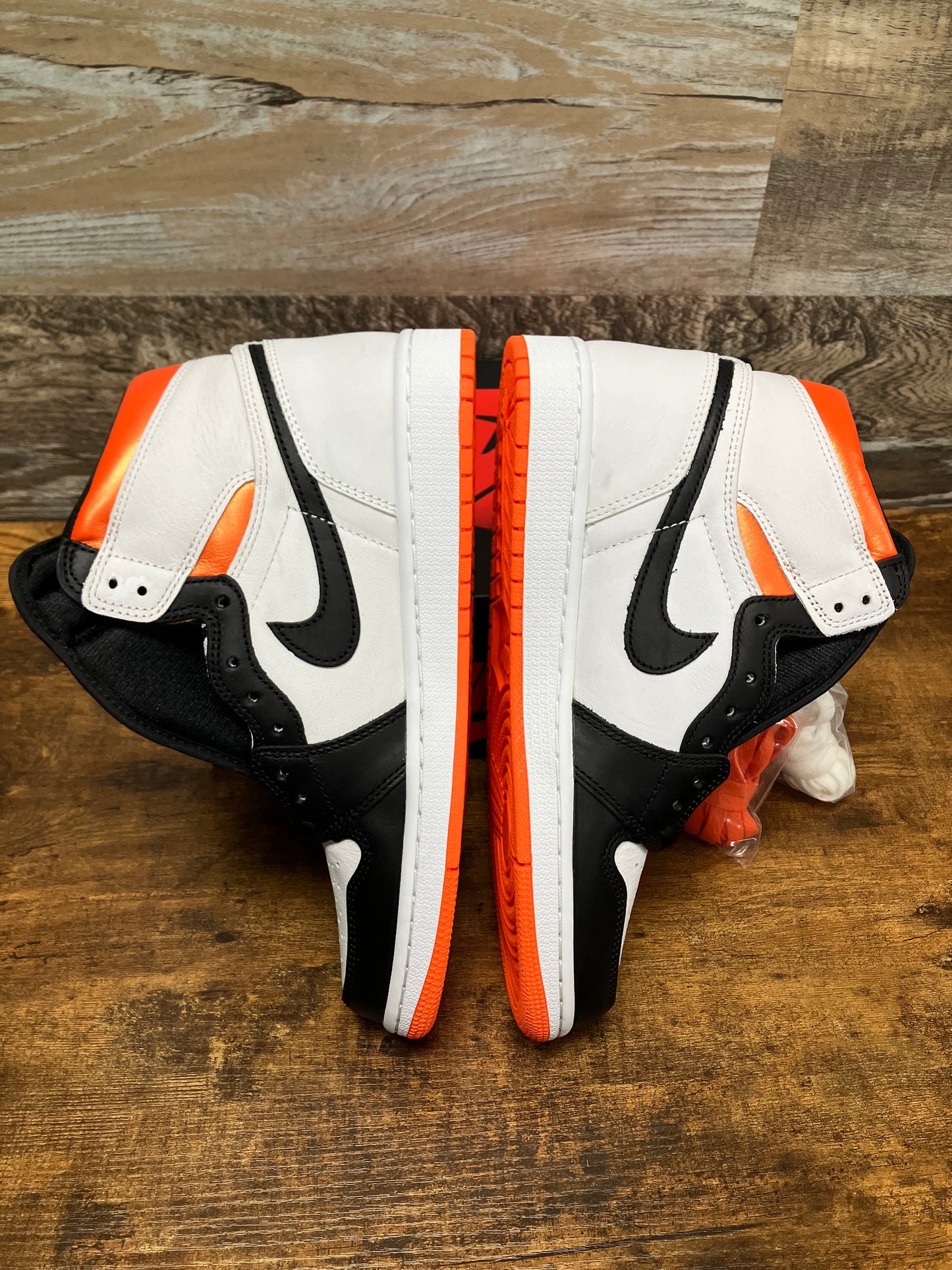 Size 9 - Jordan 1 Retro High Electro Orange