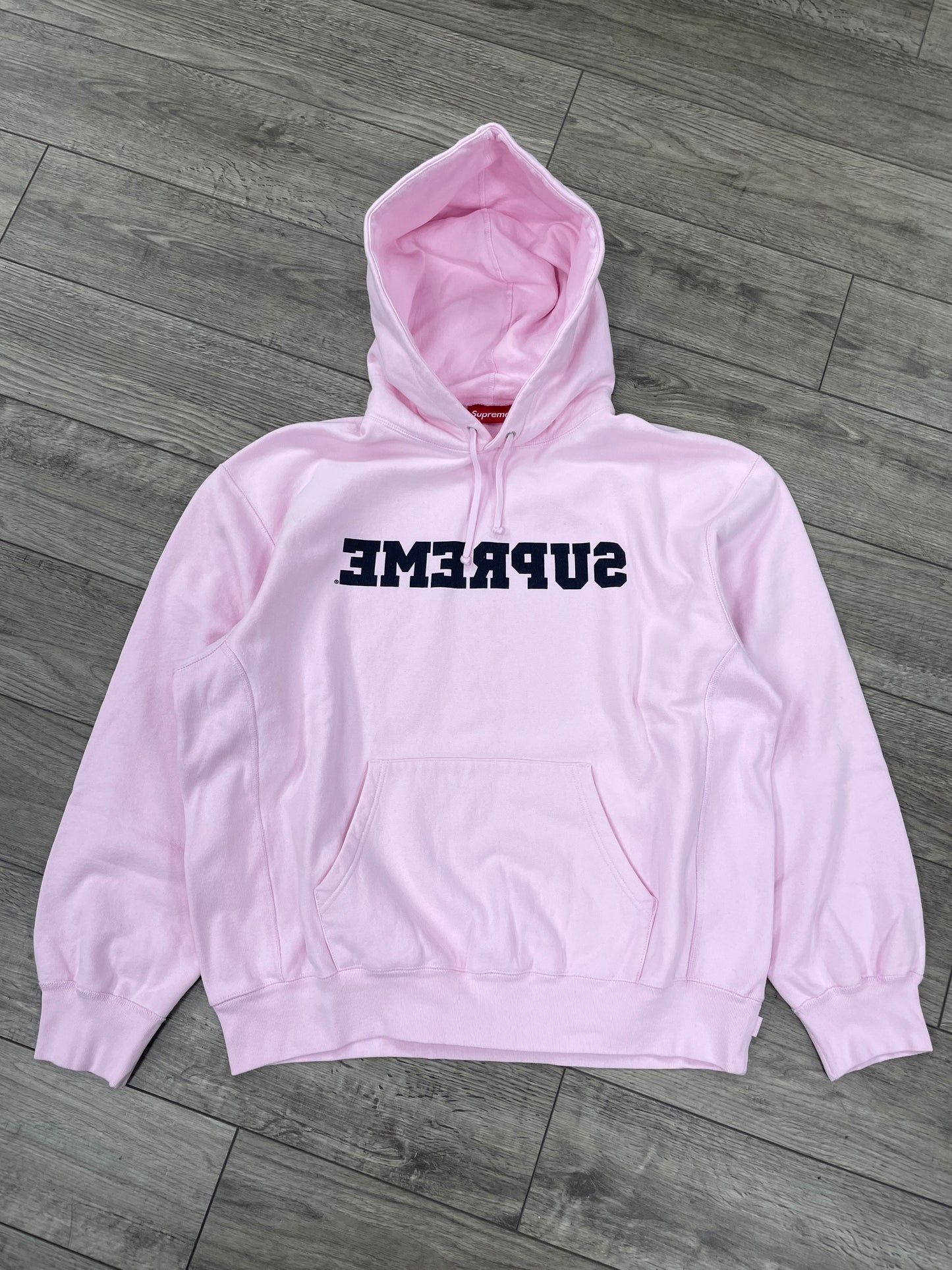 L - Supreme Reverse Logo Hooded pink Sweatshirt