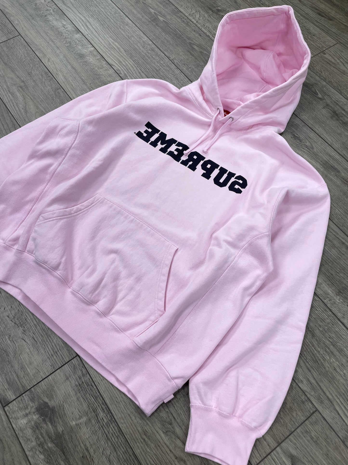 L - Supreme Reverse Logo Hooded pink Sweatshirt
