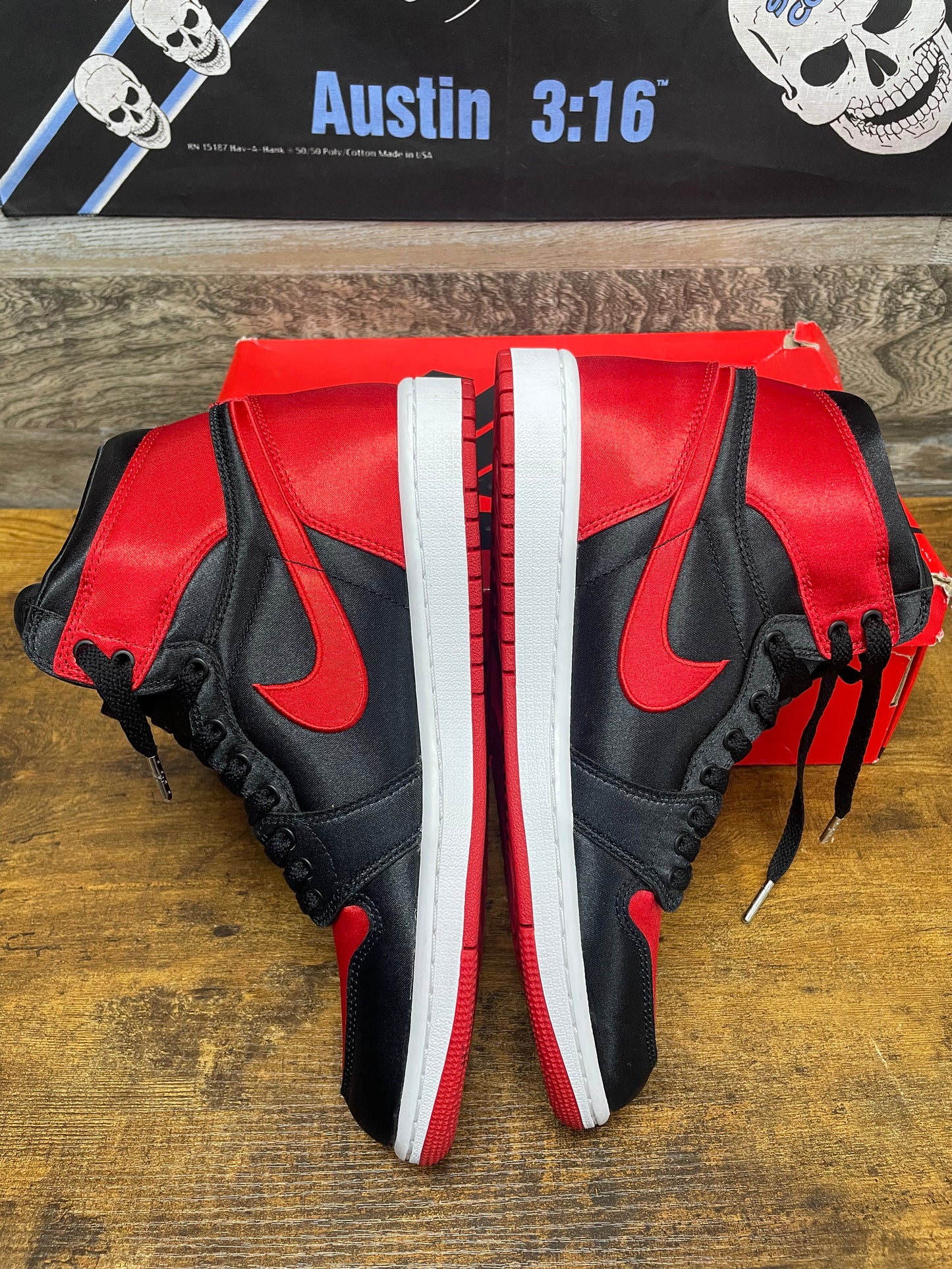 10W - Air Jordan 1 High Satin Bred
