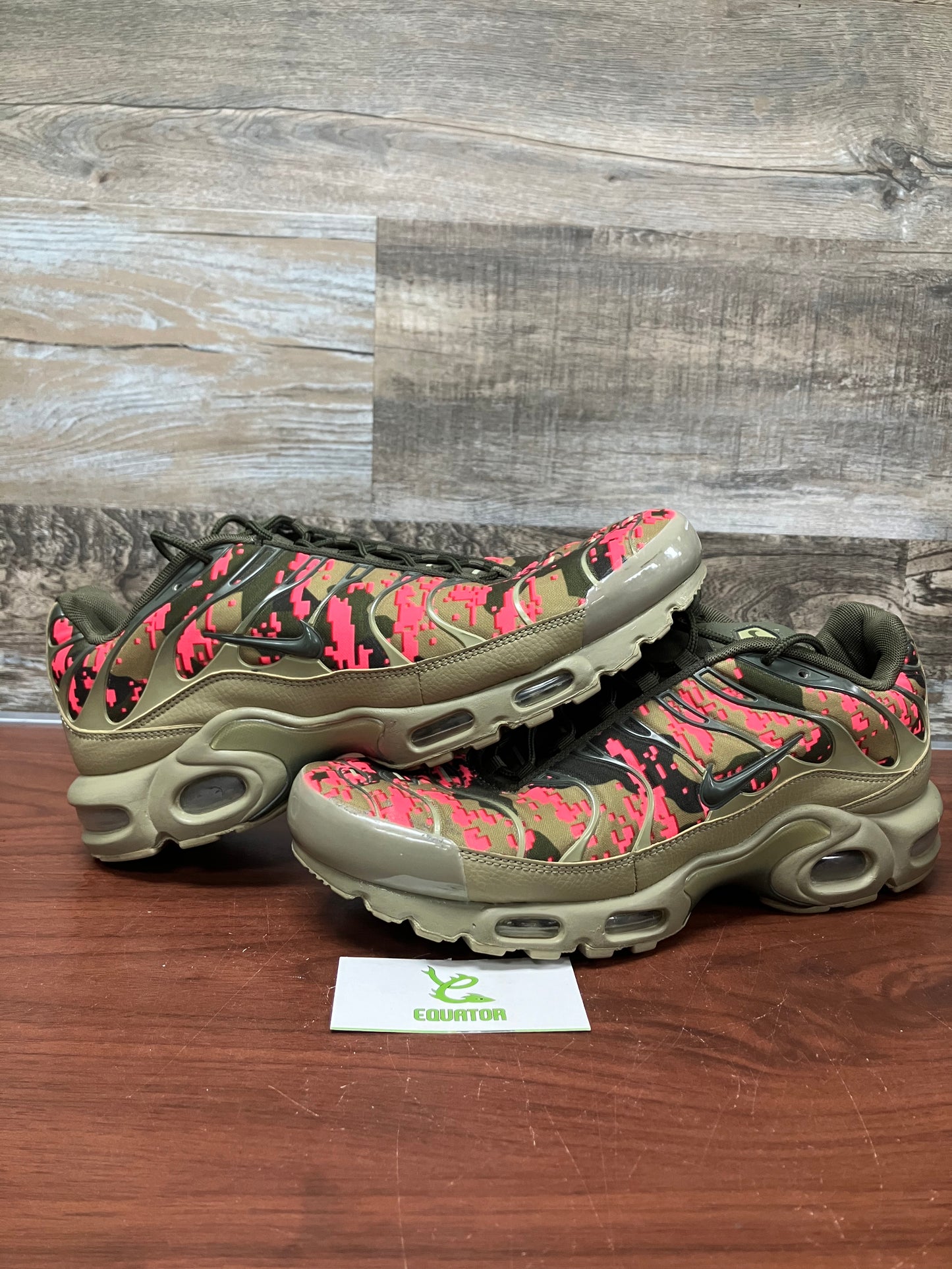 Nike Air Max Plus Digi Camo Olive Size 11.5