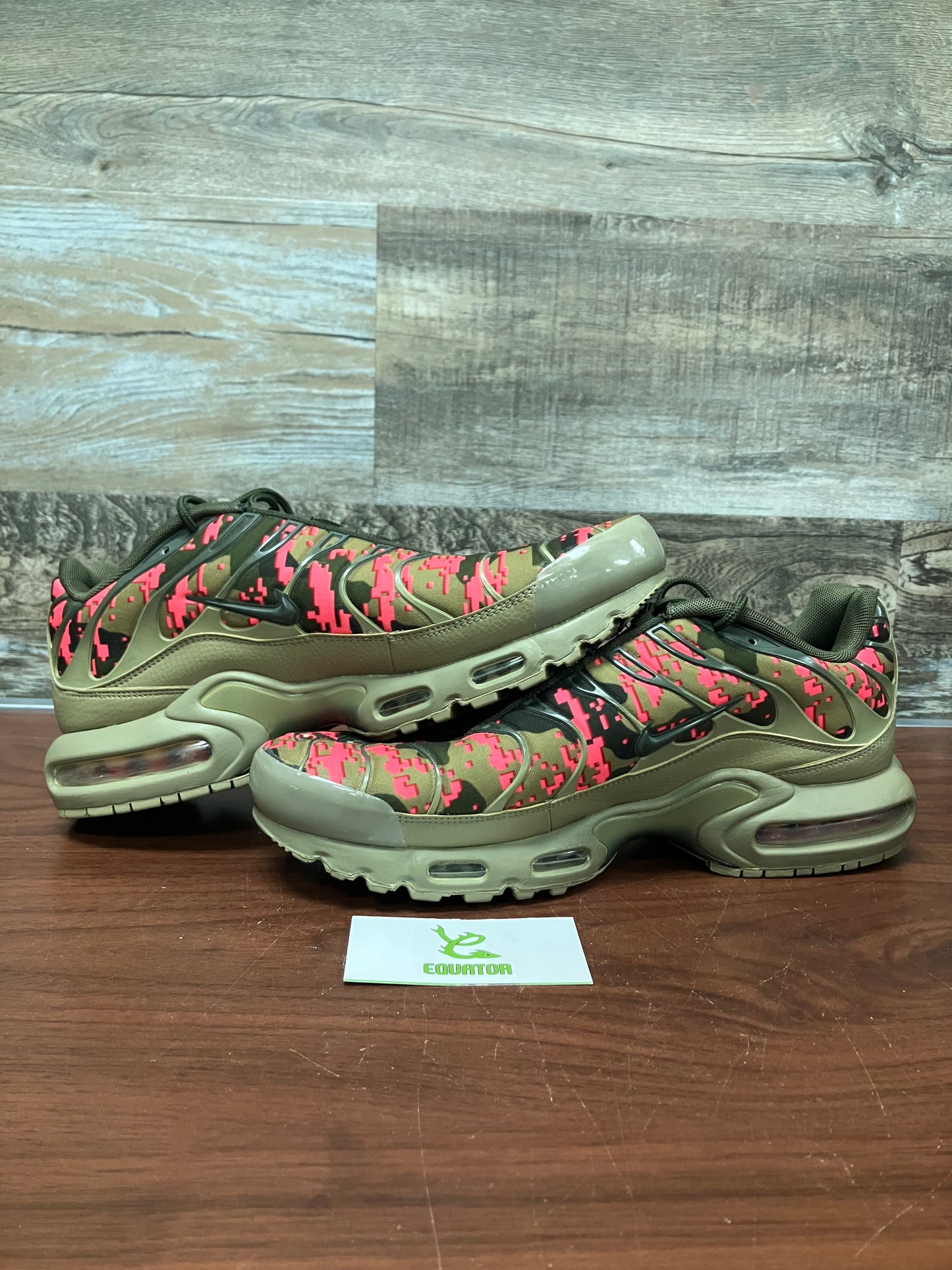 Nike Air Max Plus Digi Camo Olive Size 11.5