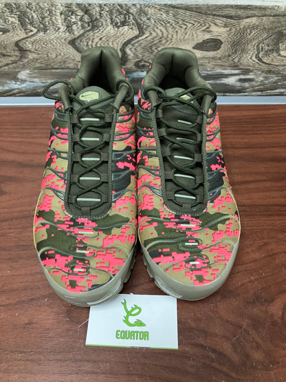 Nike Air Max Plus Digi Camo Olive Size 11.5