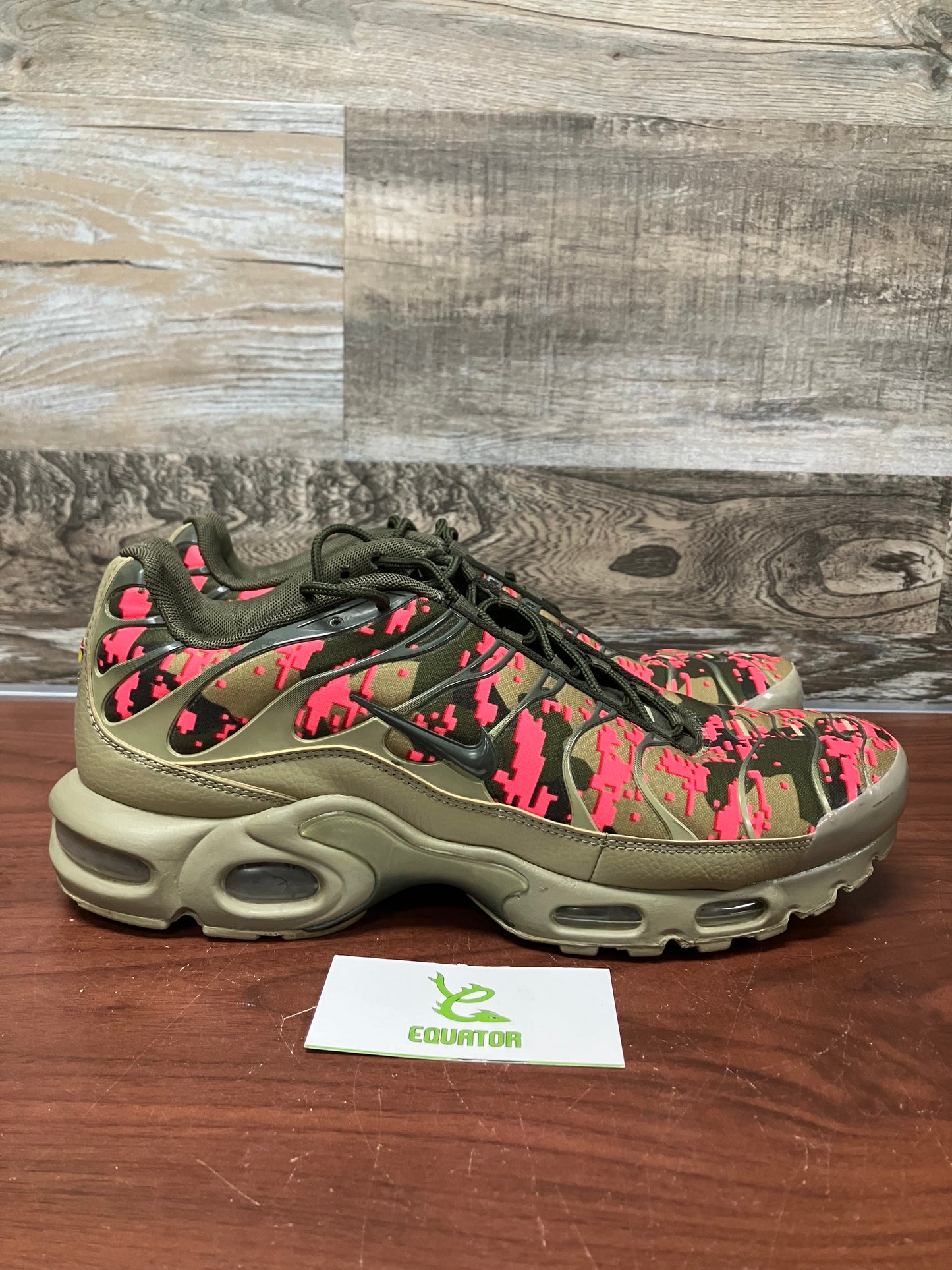 Nike Air Max Plus Digi Camo Olive Size 11.5