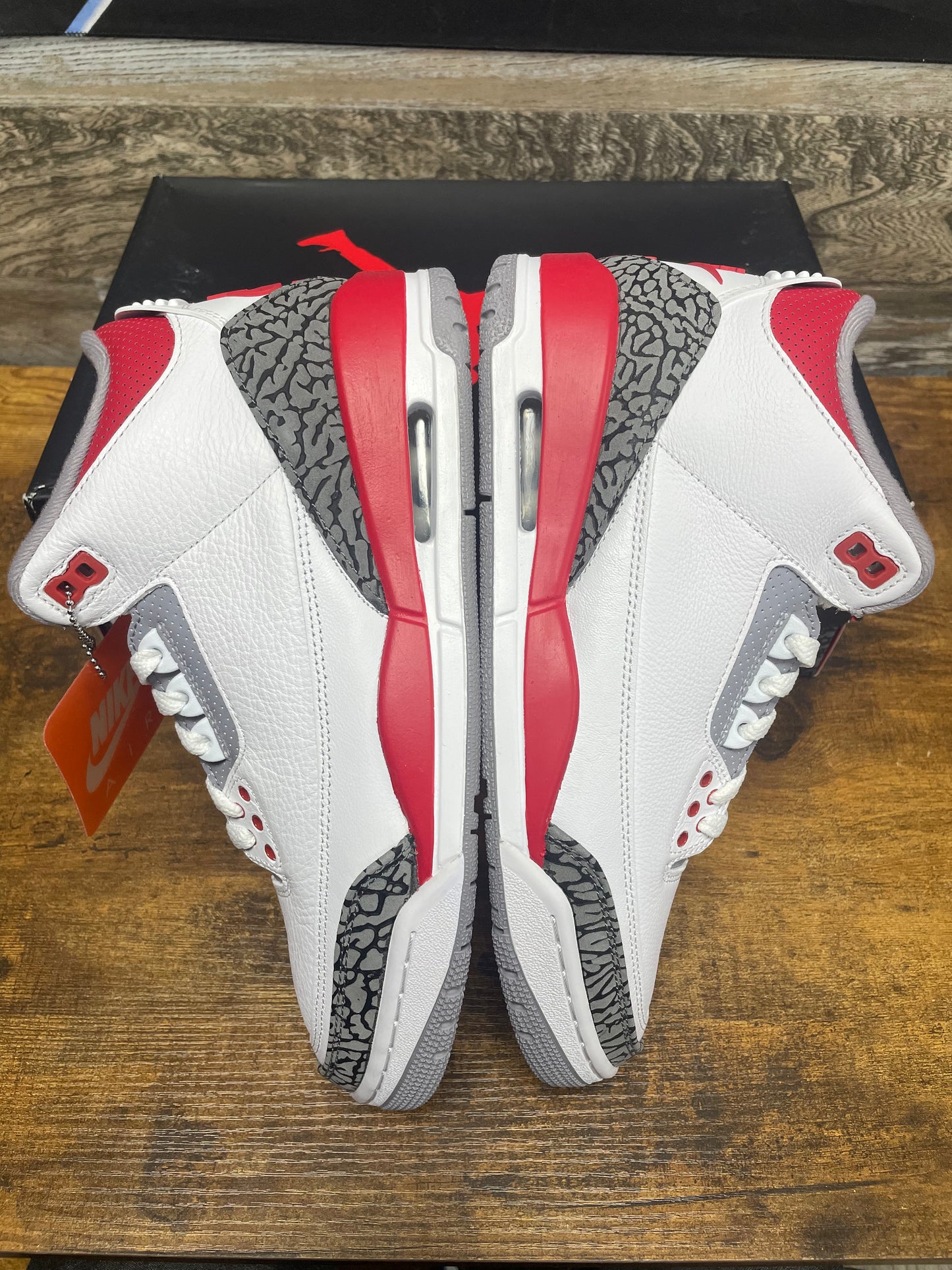 8.5 - Air Jordan 3 Fire Red