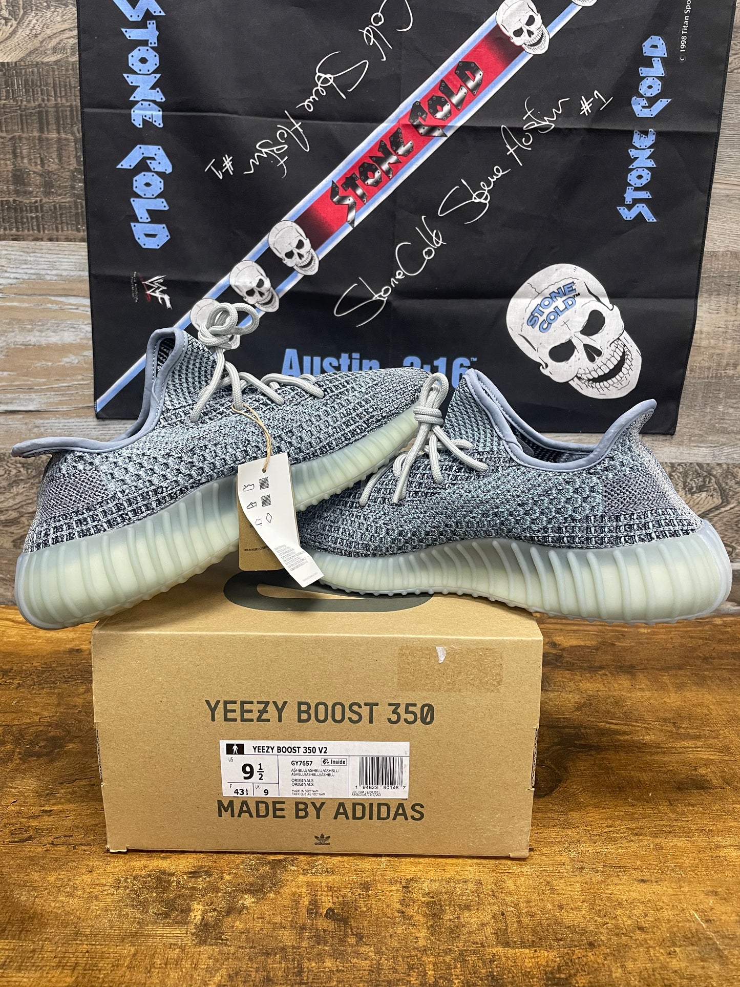9.5 - adidas Yeezy Boost 350 V2 Ash Blue