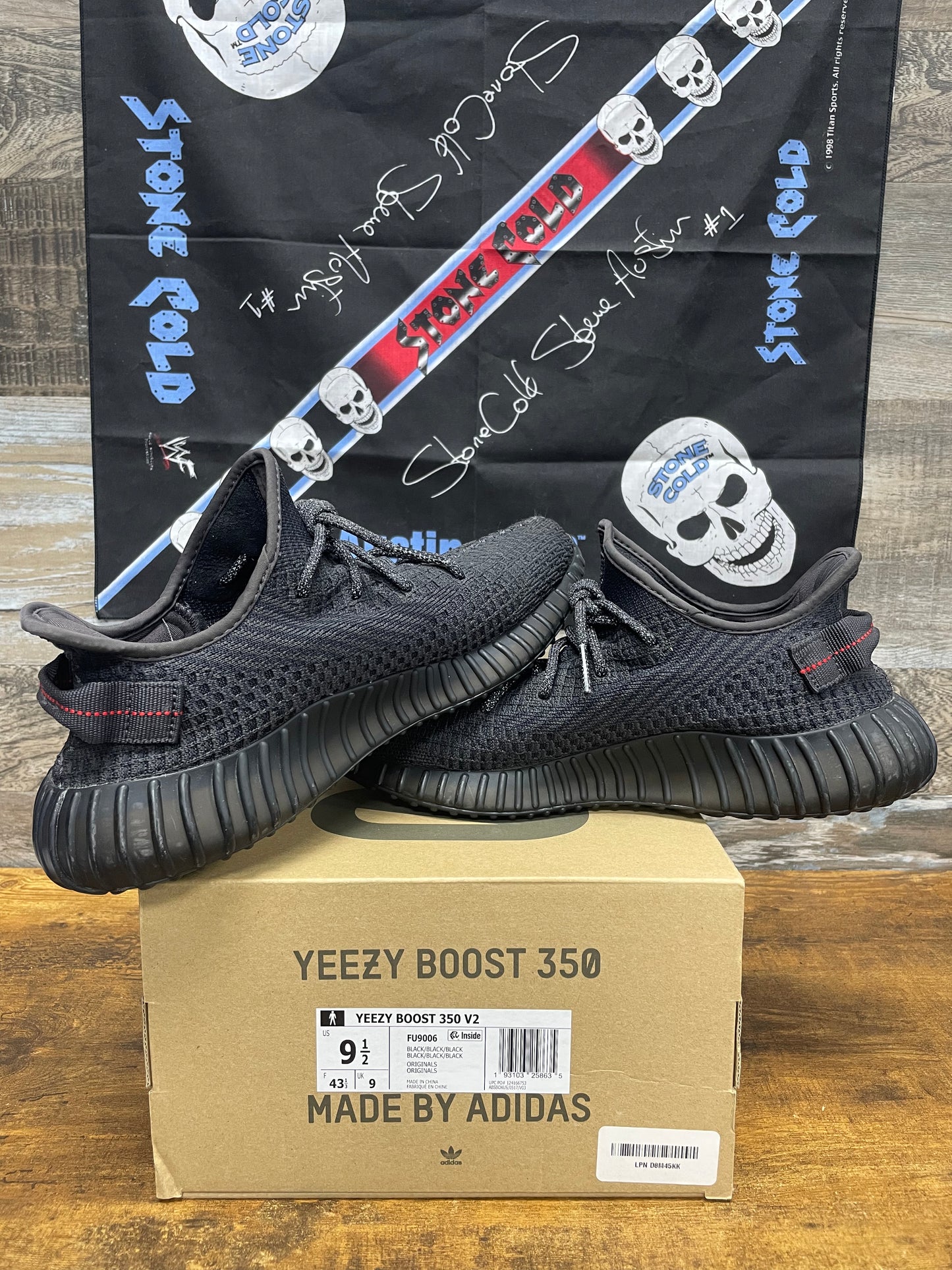 9.5 - adidas Yeezy Boost 350 V2 Low Black Non-Reflective