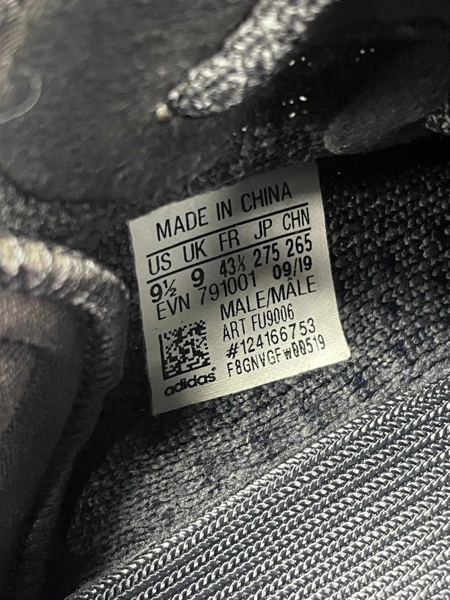 9.5 - adidas Yeezy Boost 350 V2 Low Black Non-Reflective