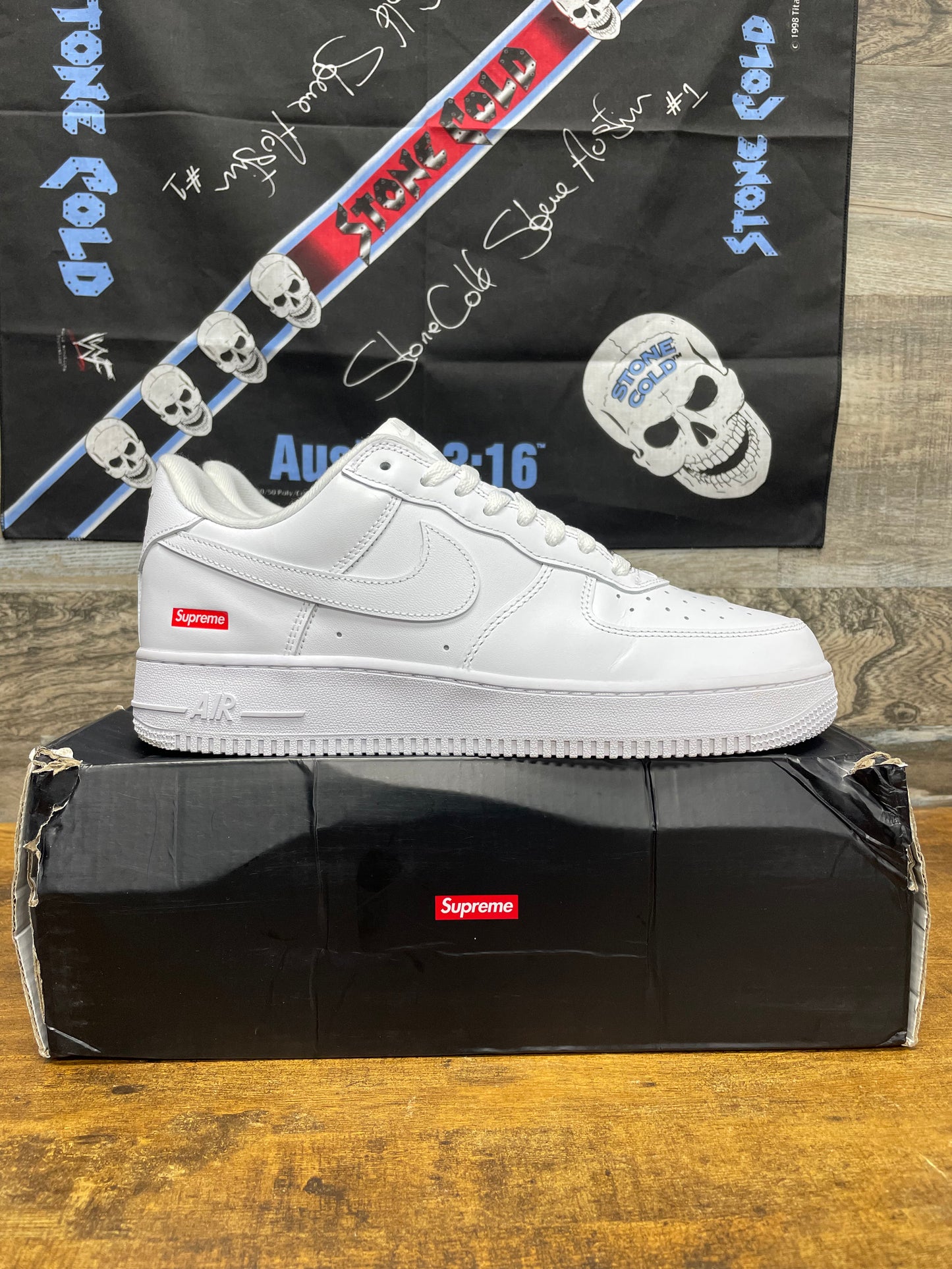 10-Nike Air Force 1 Low Supreme