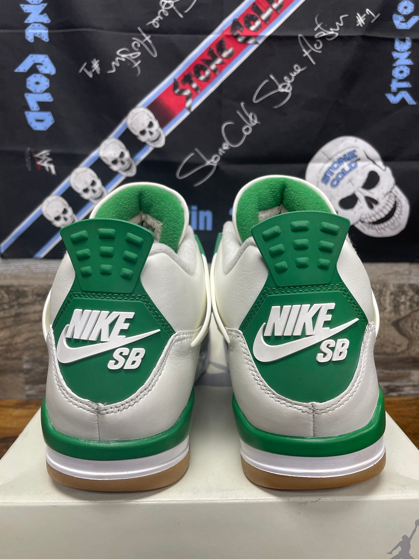 8.5 - Air Jordan 4 SB Pine Green