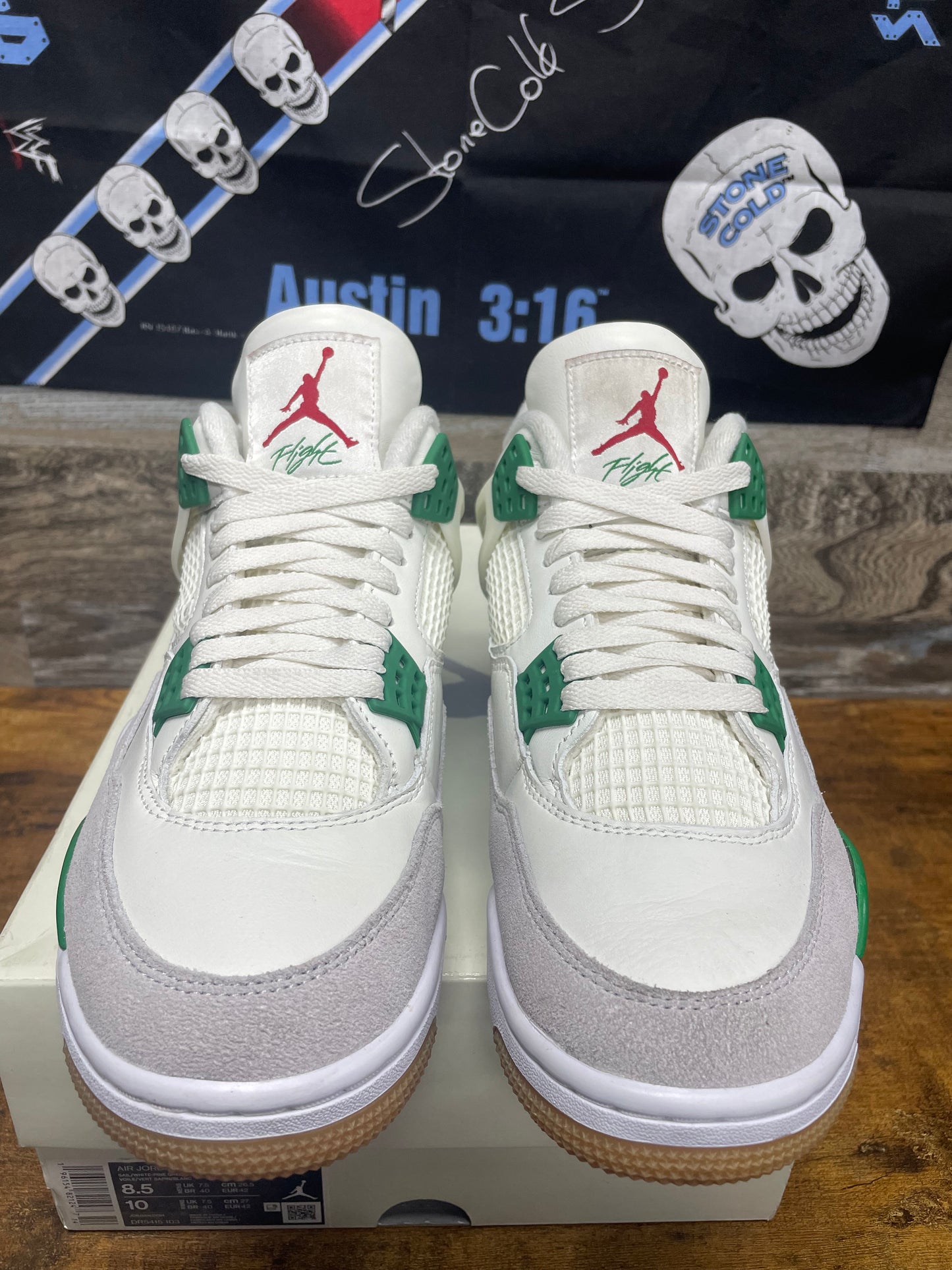 8.5 - Air Jordan 4 SB Pine Green