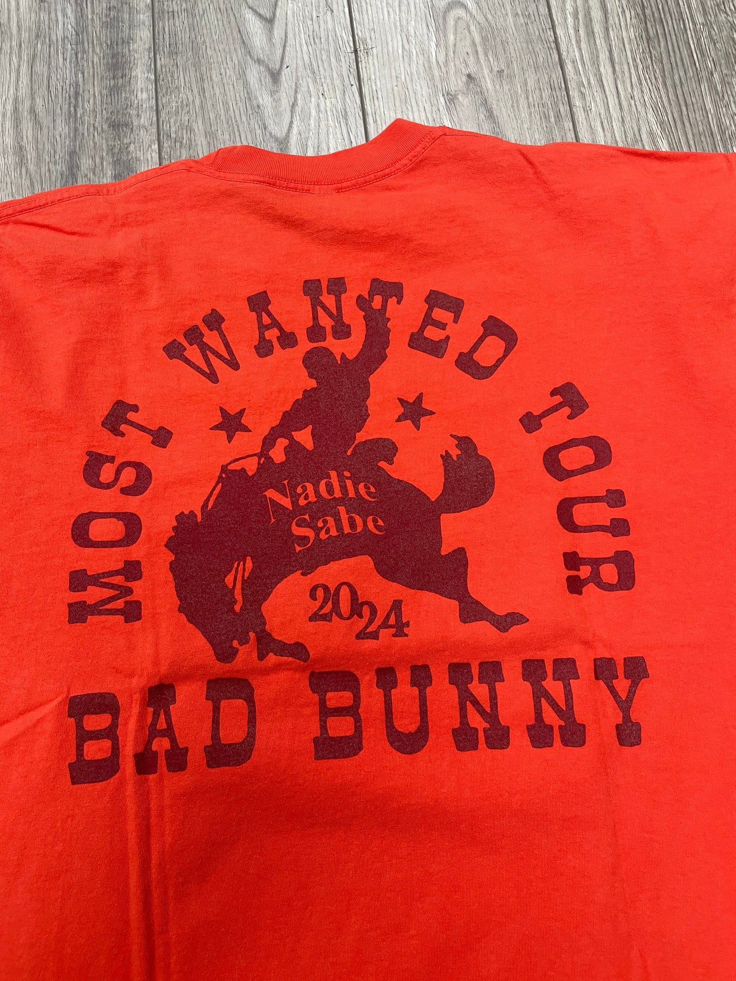 L-Bad Bunny Most Wanted Tour Nadie Sabe Tee