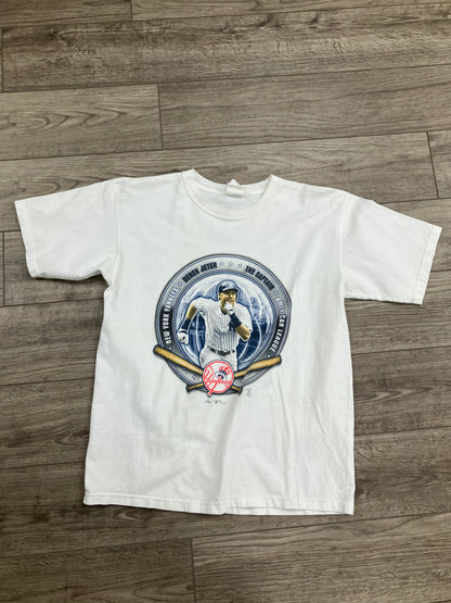 XL-Yankees Derek Jeter tee