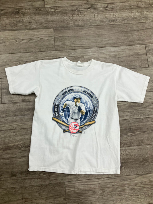 XL-Yankees Derek Jeter tee
