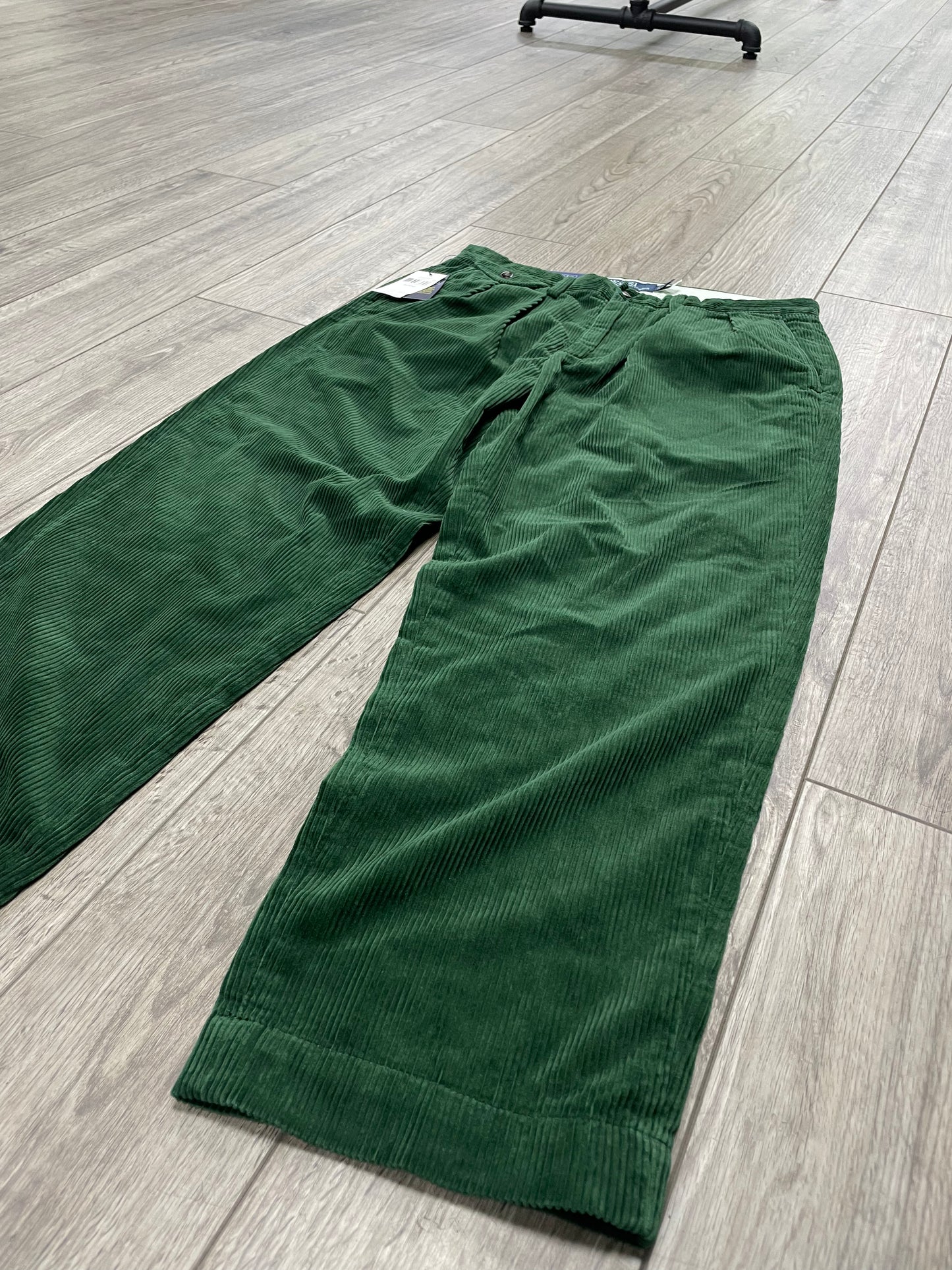 32 - Polo Ralph Lauren Whitman relaxed fit Green corduroy pants