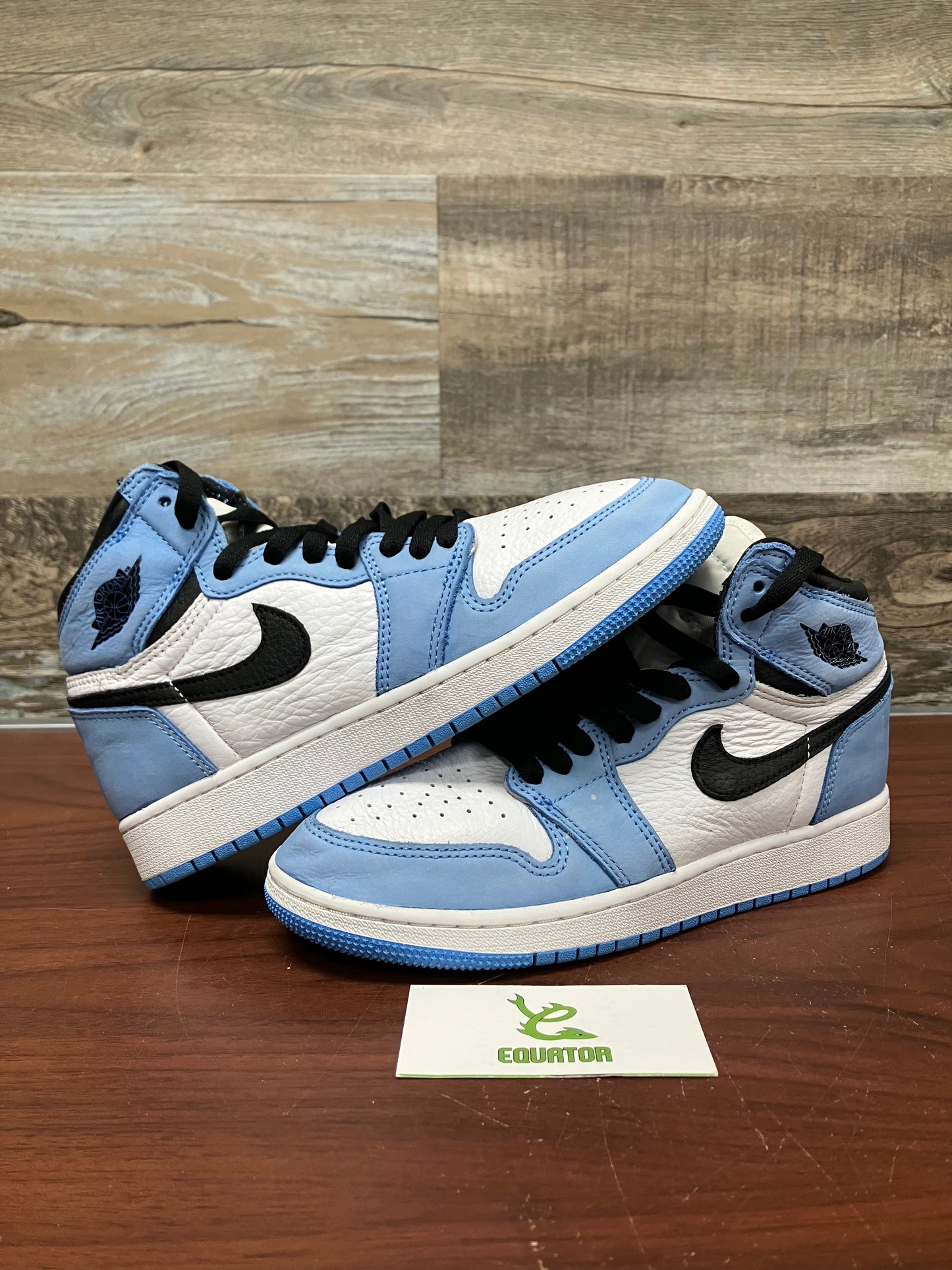 Jordan 1 Retro High OG University Blue GS Size 6Y