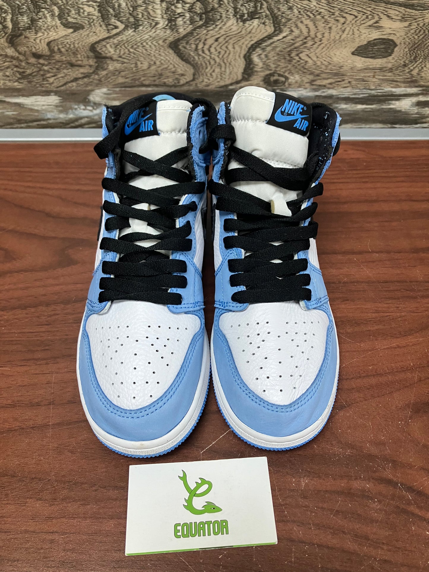 Jordan 1 Retro High OG University Blue GS Size 6Y