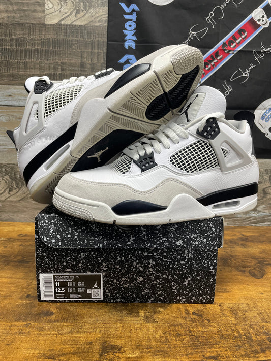 11-Jordan 4 Military Black