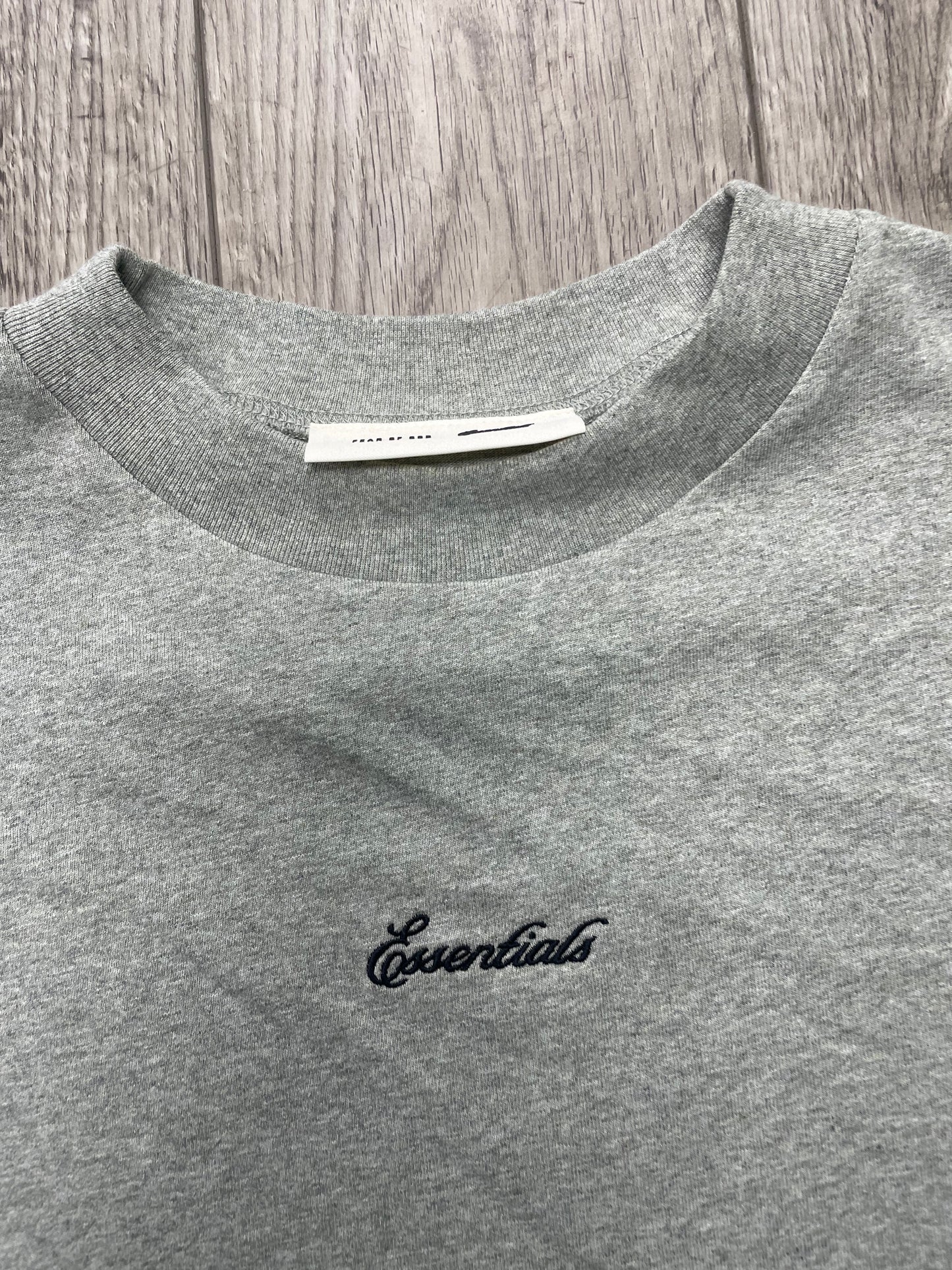 S-Fear of God Essentials Signature 90s Tee