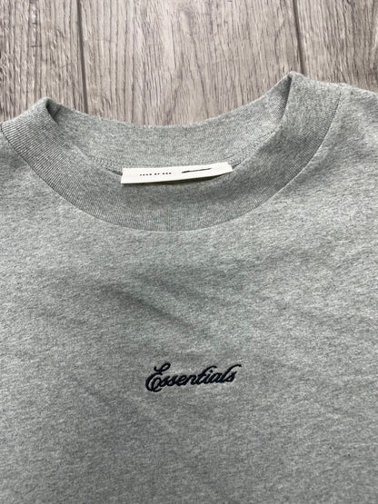 S-Fear of God Essentials Signature 90s Tee