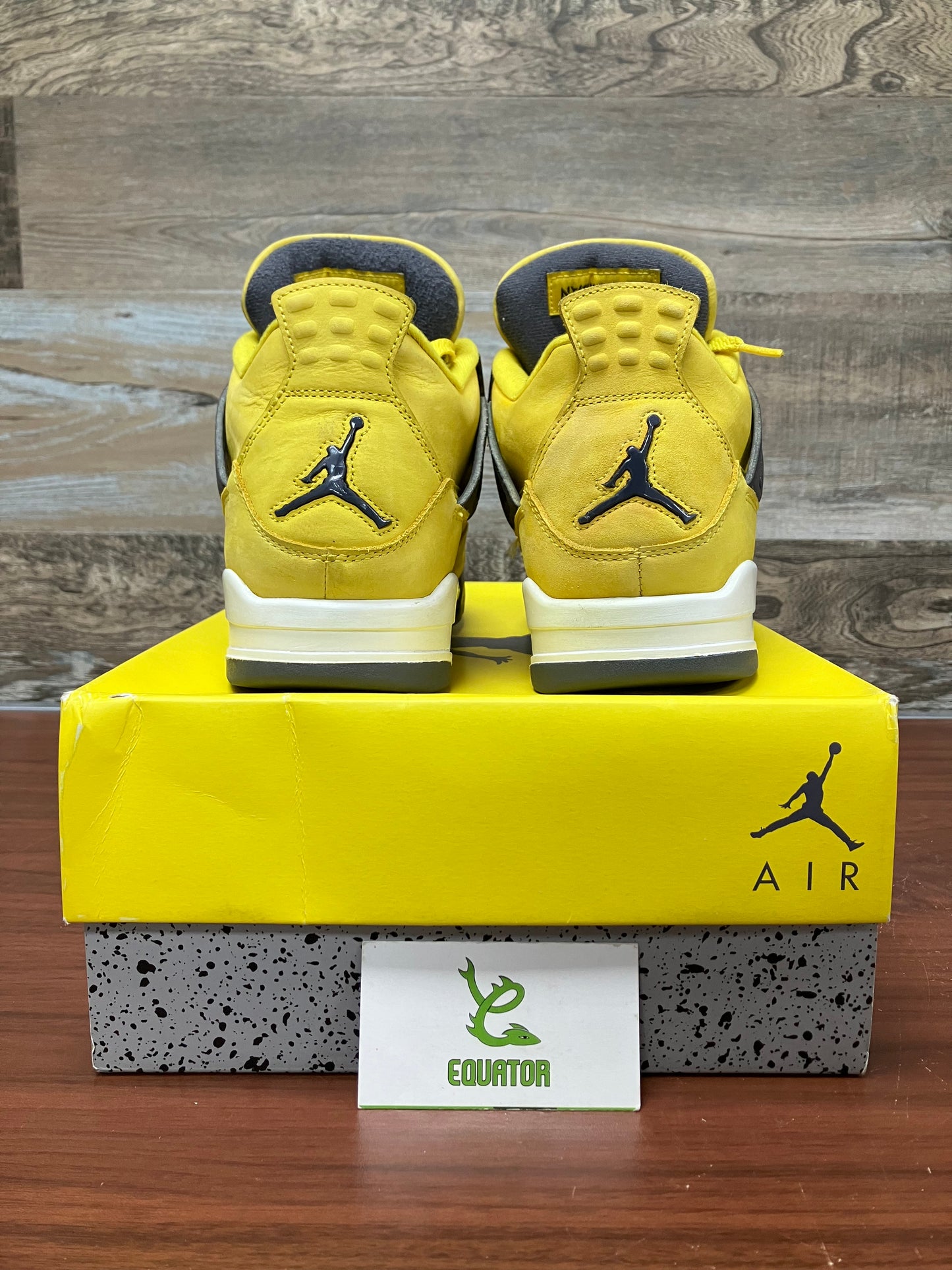 Jordan 4 Retro Lightning Size 9.5