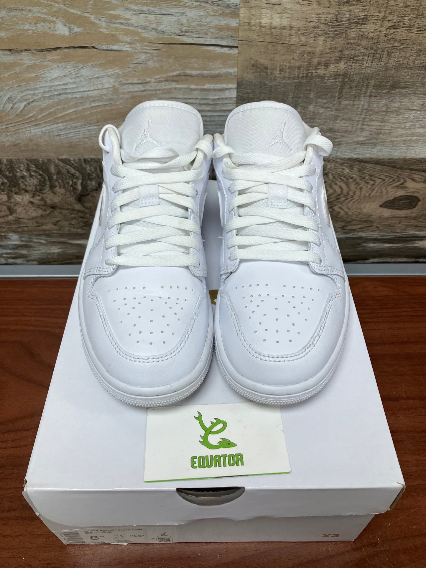 Jordan 1 Low Triple White Size 8.5W/7M