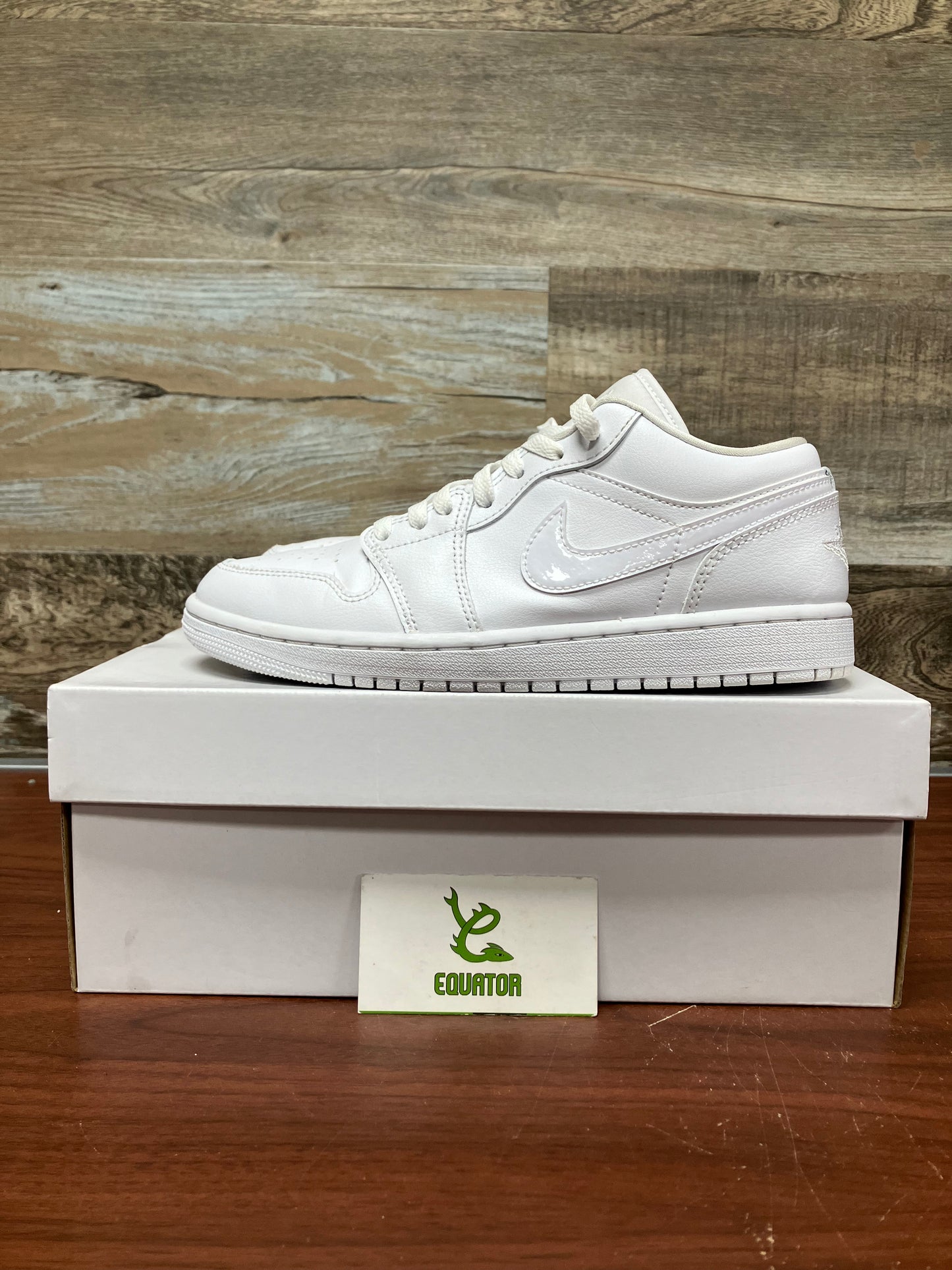 Jordan 1 Low Triple White Size 8.5W/7M