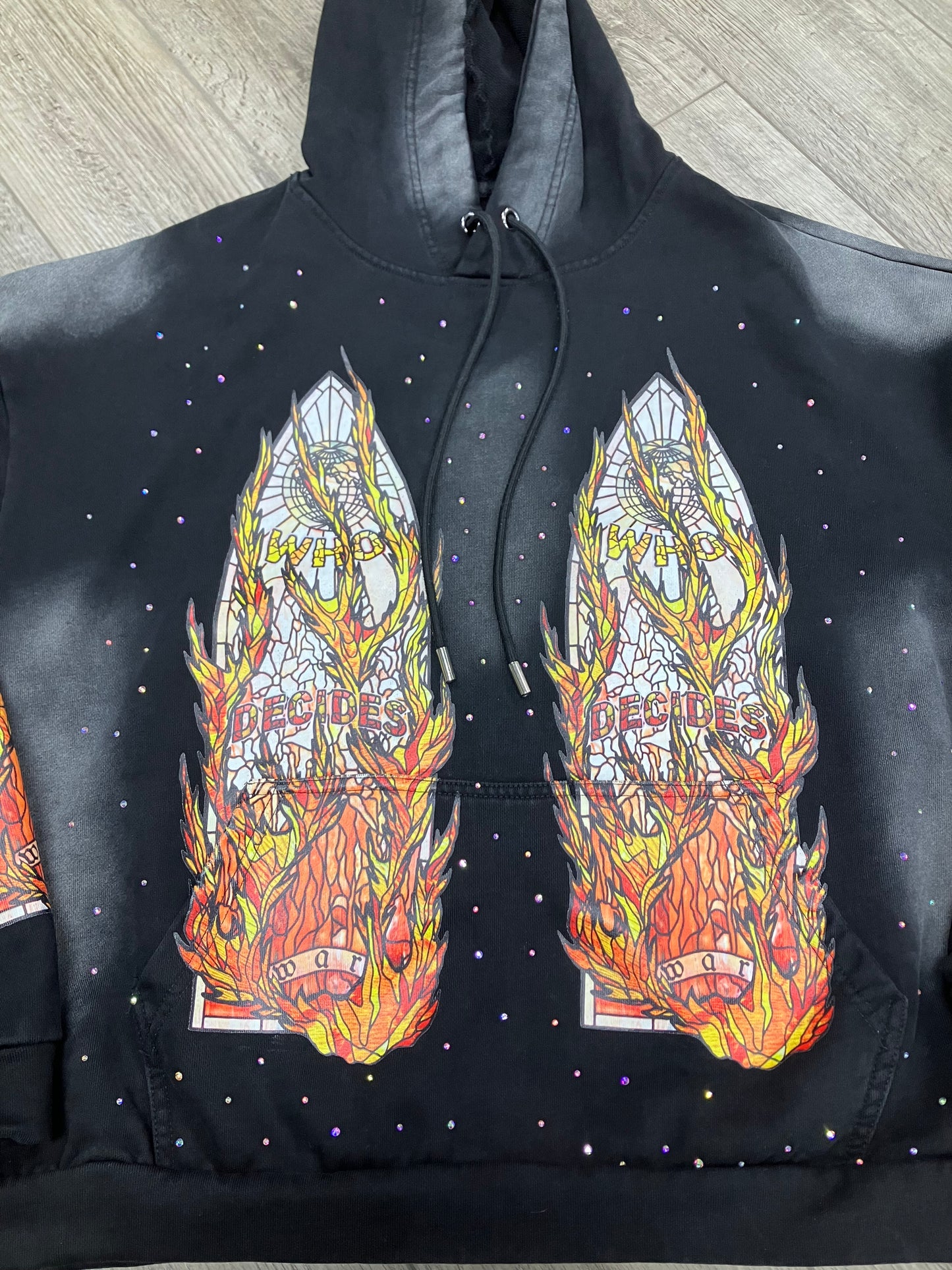 L-Who Decides War flame Glass Hoodie