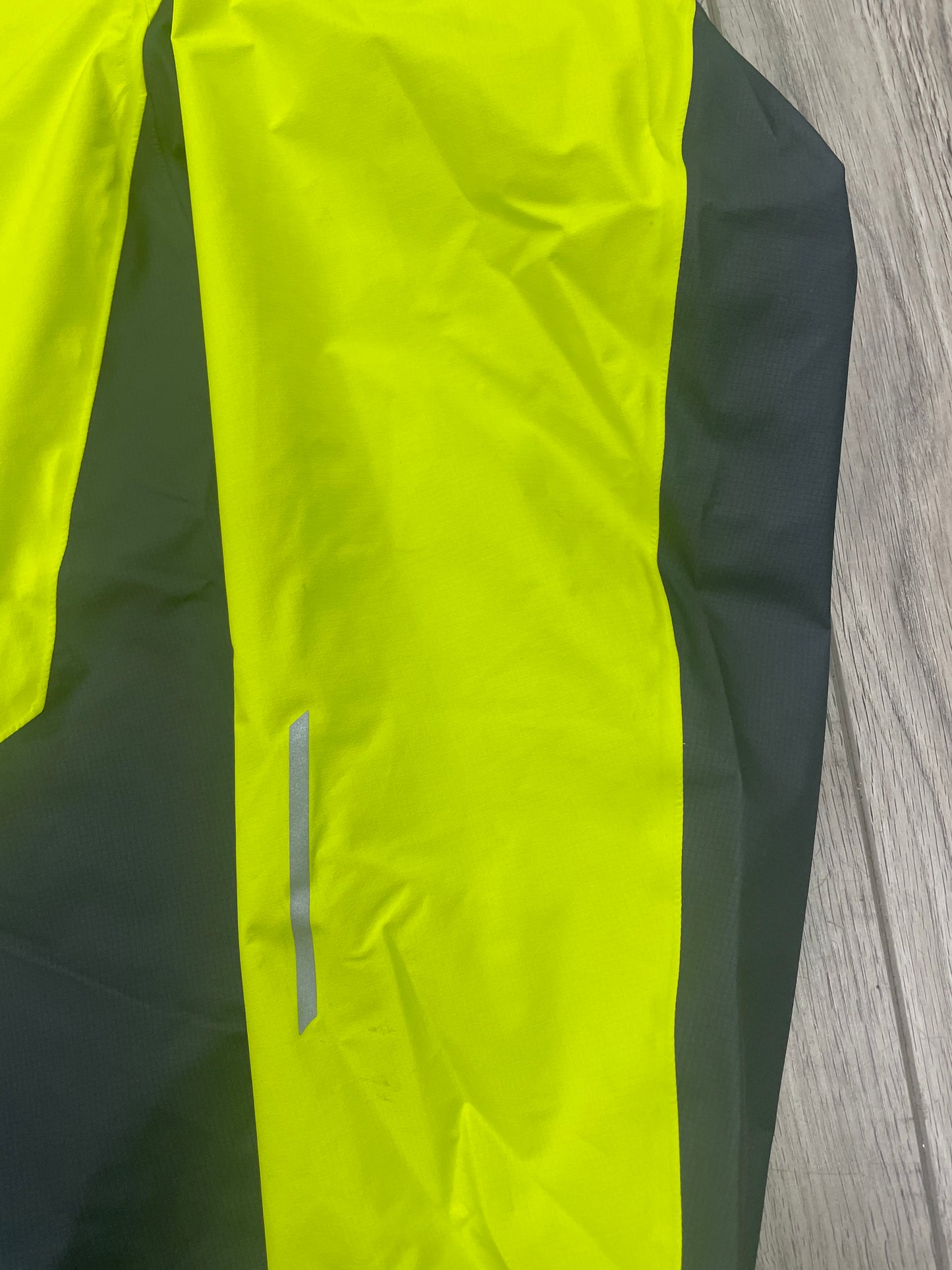 M-Arc’teryx Norvan Sprint/Graphite Shell Jacket
