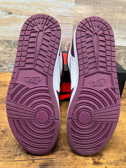11-Air Jordan 1 High Bordeaux