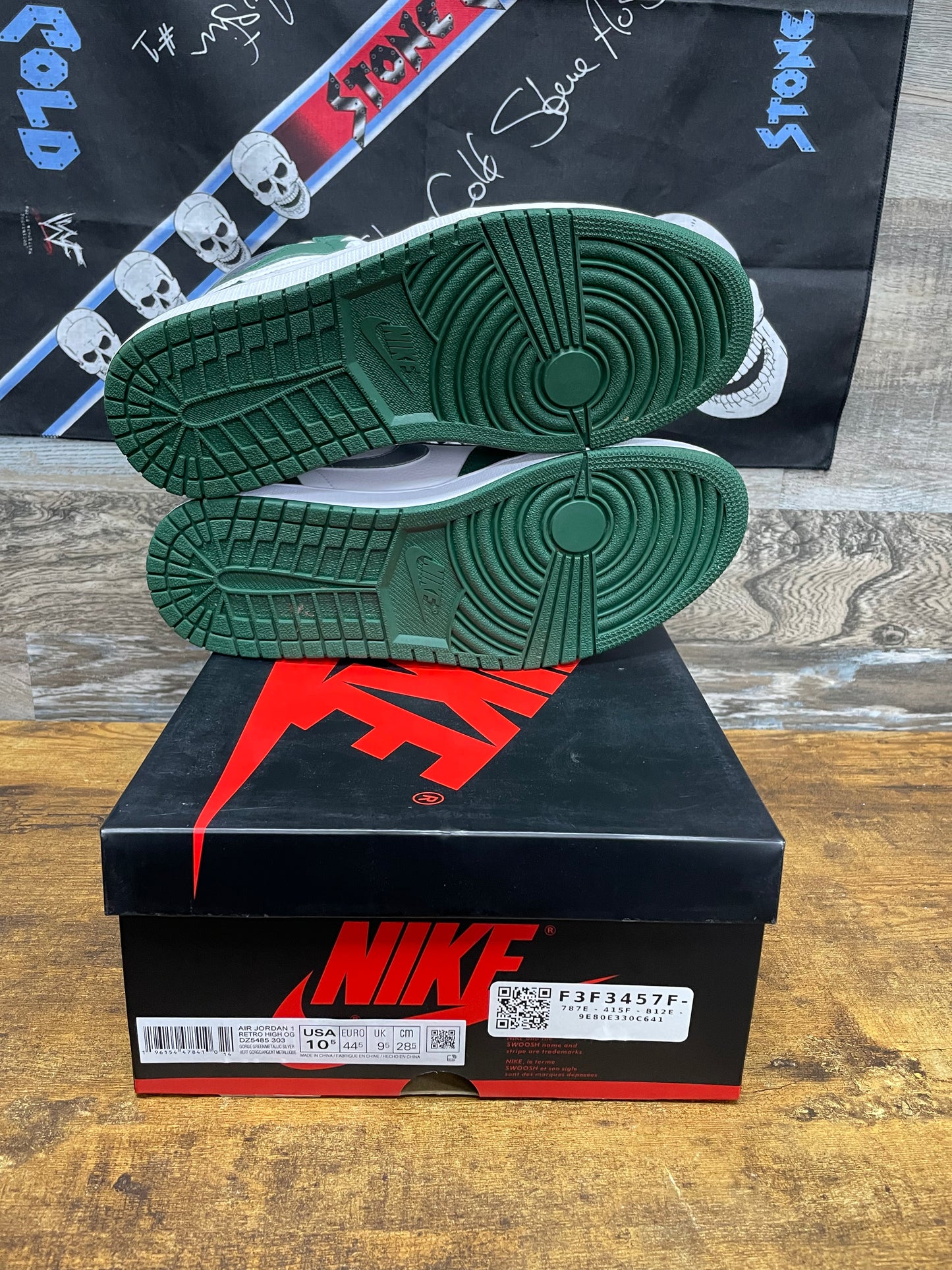 10.5 - Jordan 1 High ‘Gorge Green’