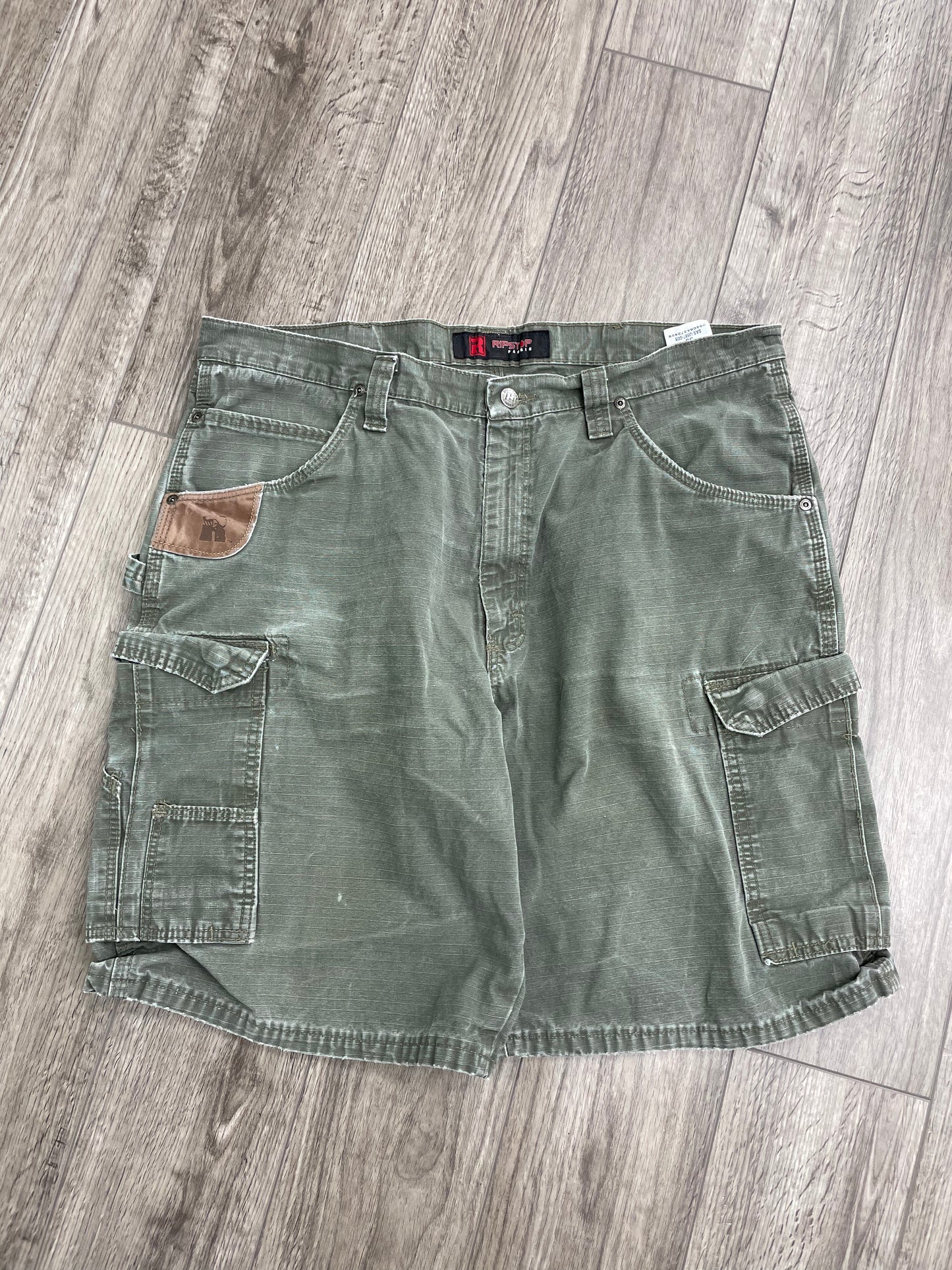 Wrangler Riggs Ripstop Olive Green Cargo Shorts Size 38