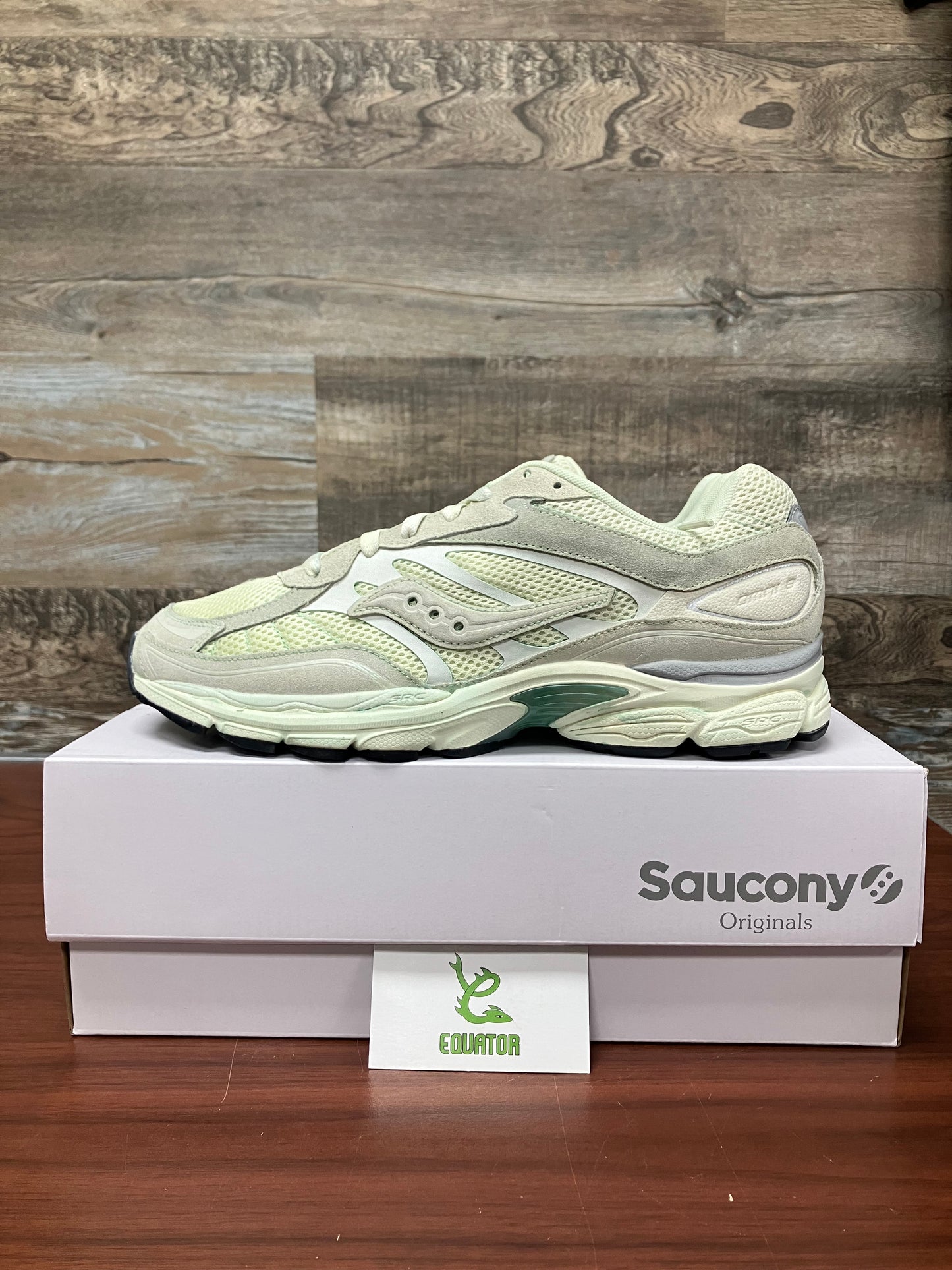 Saucony “Atmosphere” X TBG ProGrid Omni 9 Premium Hand Dyed Sage Size 12