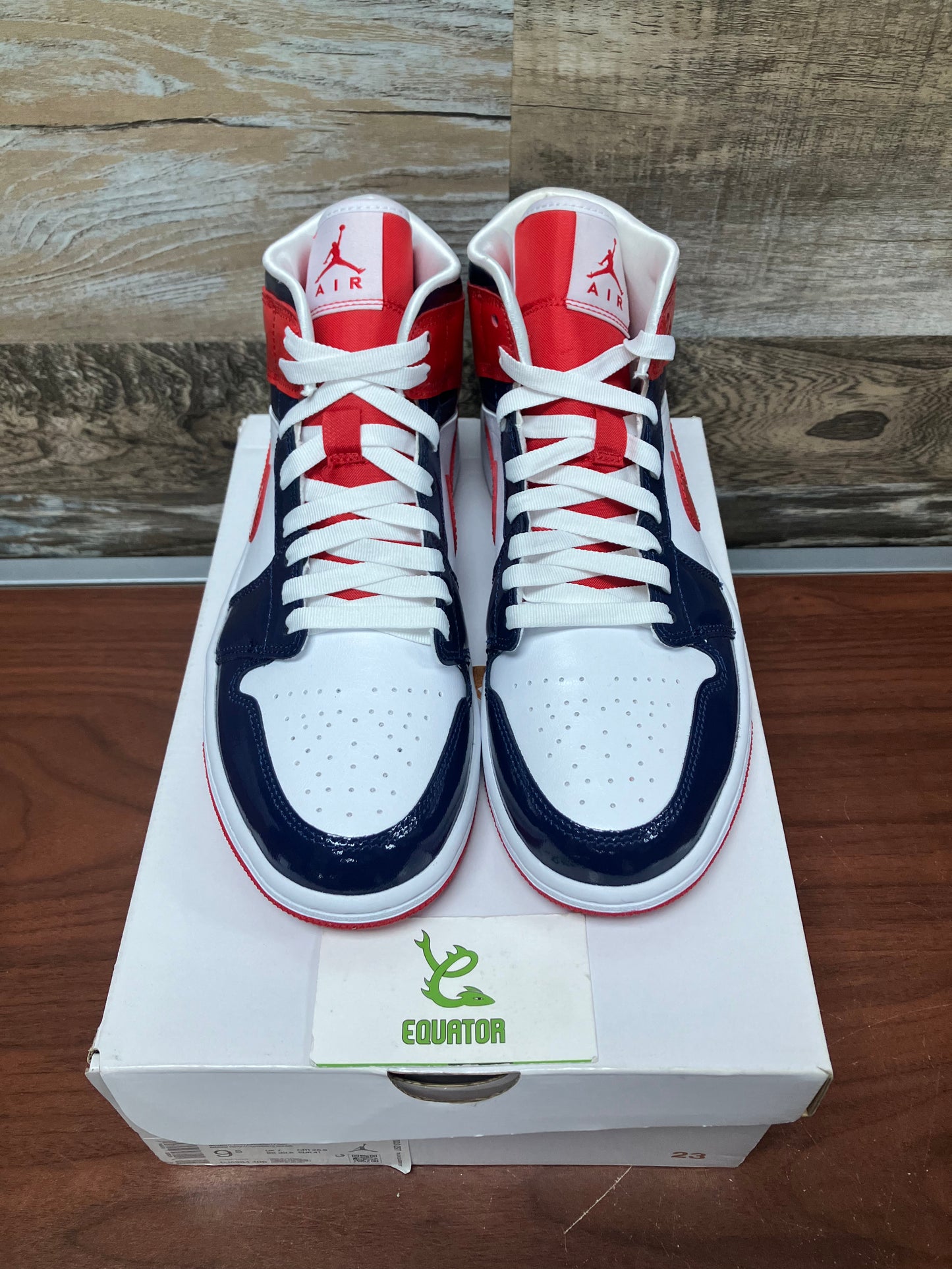 Jordan 1 Mid Champ Colors Size 9.5W/8m