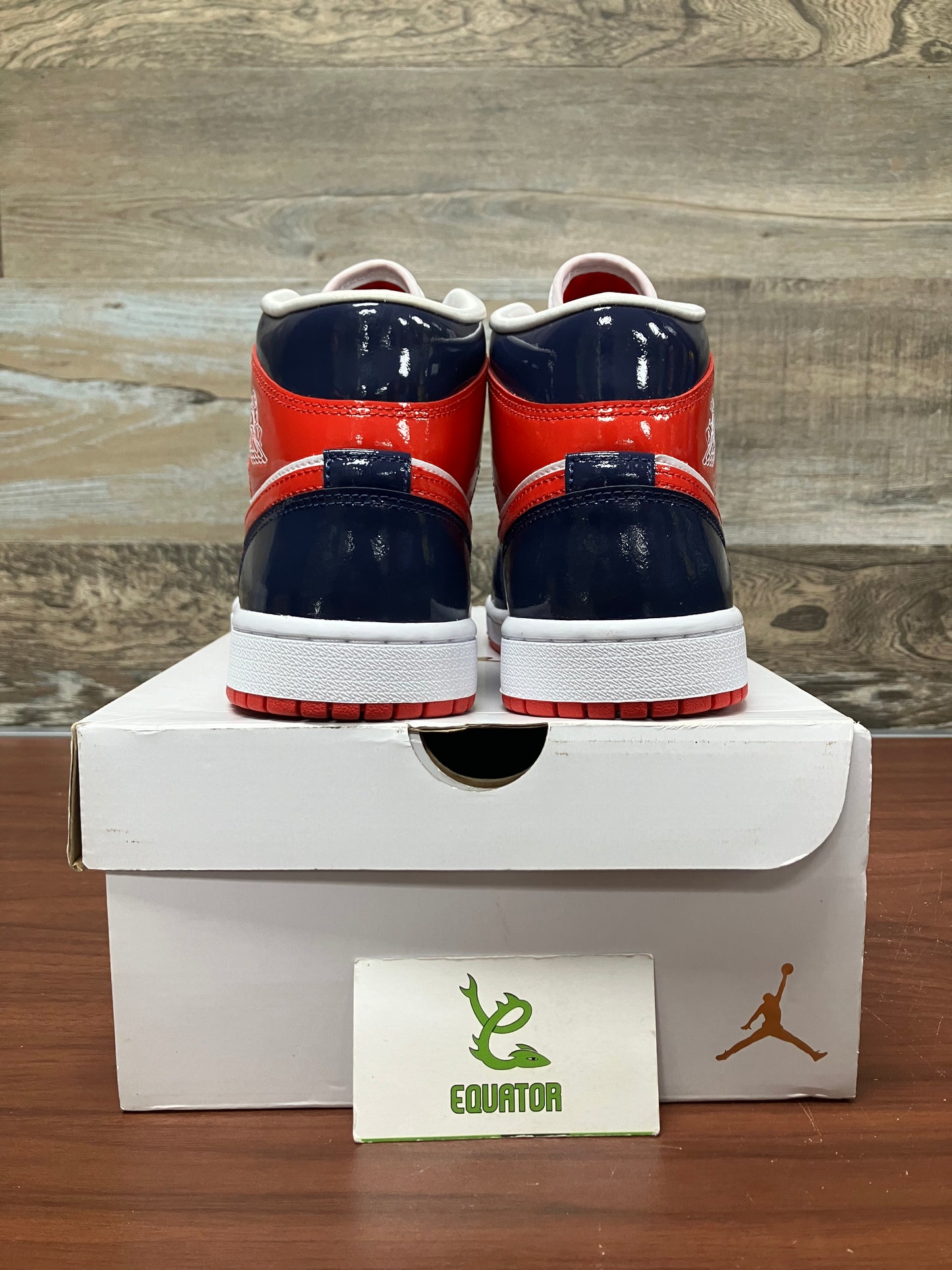 Jordan 1 Mid Champ Colors Size 9.5W/8m