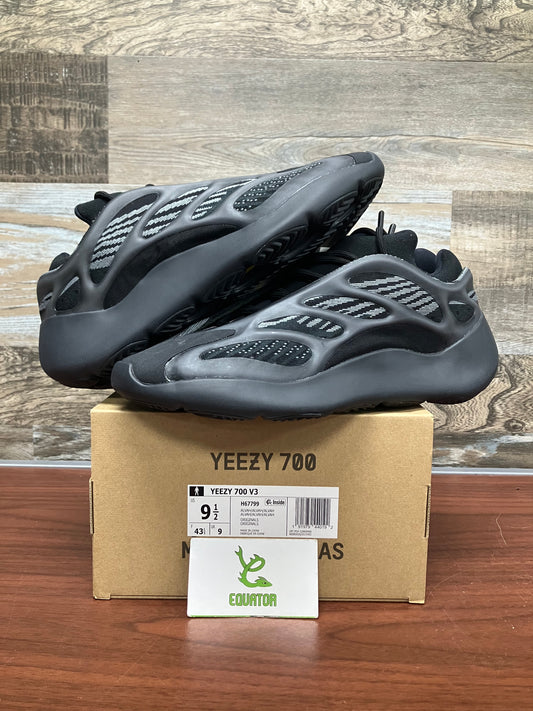 Adidas Yeezy 700 V3 Alvah Size 9.5