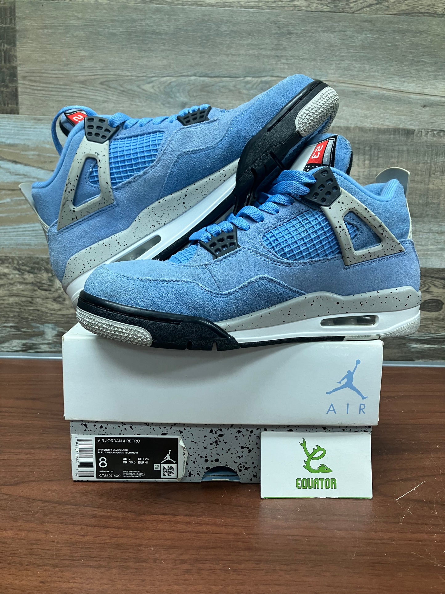 Jordan 4 Retro University Blue Size 8