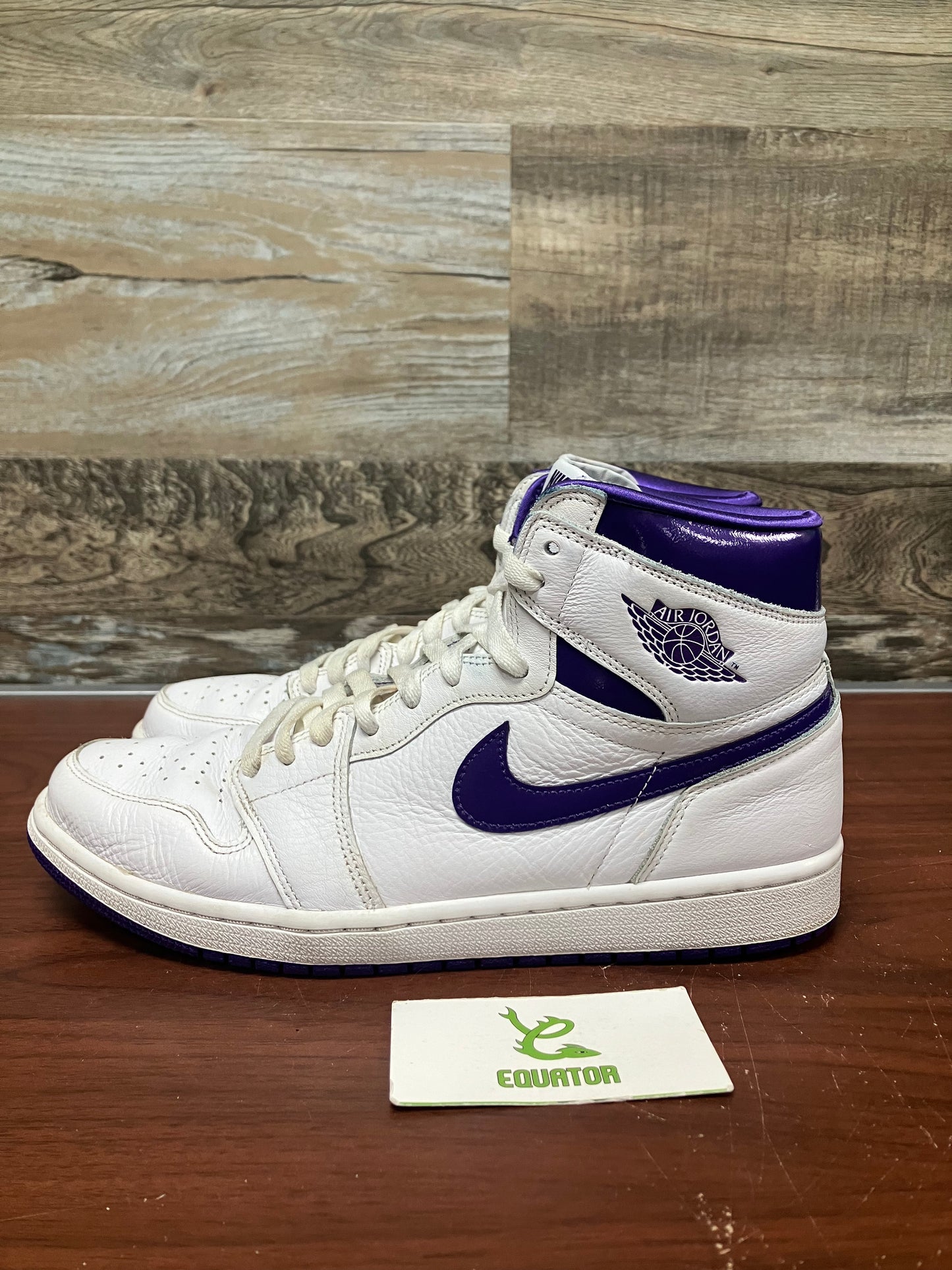 Jordan 1 Retro High Court Purple Size 11W/9.5M