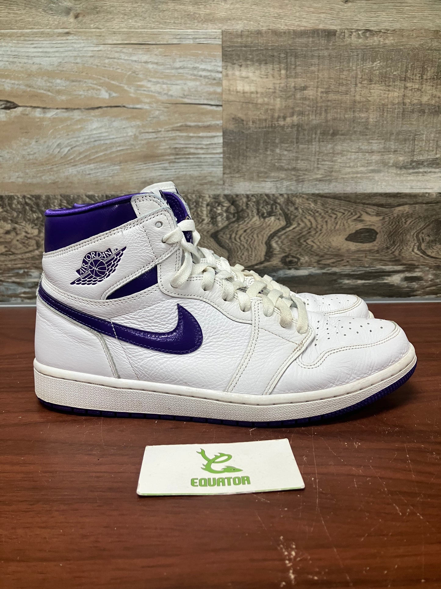 Jordan 1 Retro High Court Purple Size 11W/9.5M