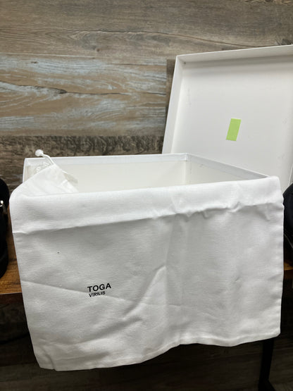 43-Toga Virilis Nylon Mule