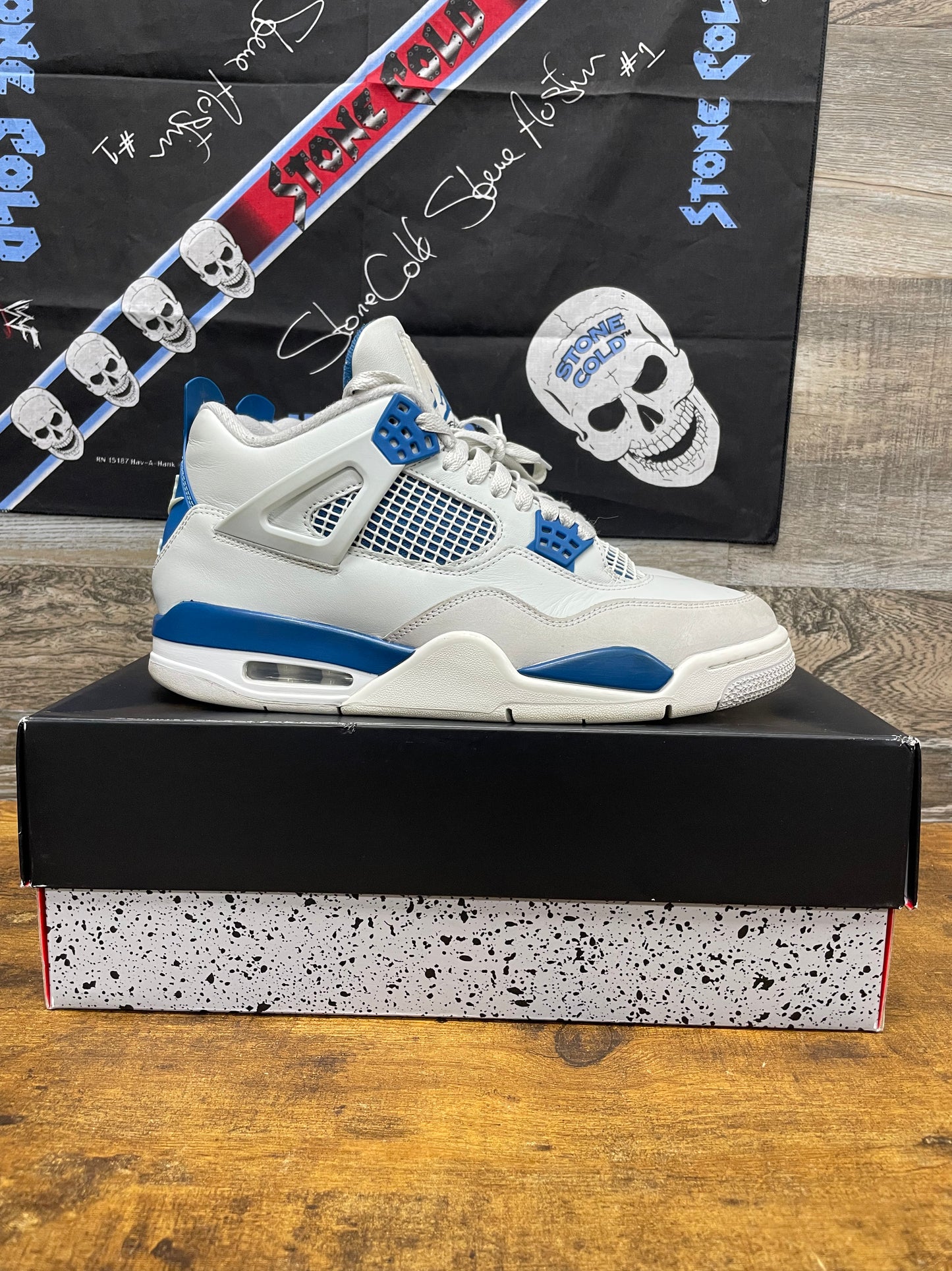 10.5-Jordan 4 Military Blue
