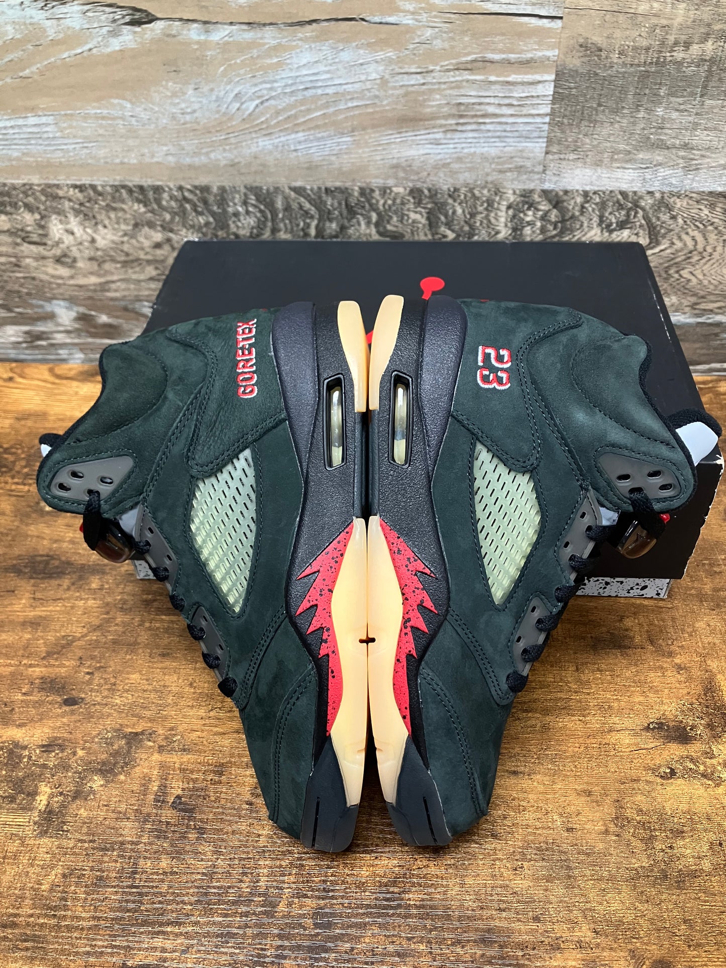 7W/5.5M- Air Jordan 5 GORE-TEX Off-Noir