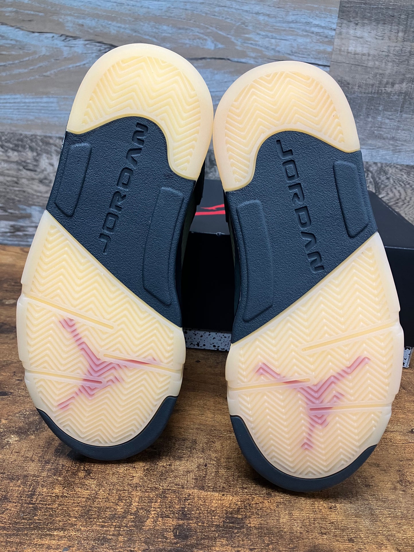 7W/5.5M- Air Jordan 5 GORE-TEX Off-Noir