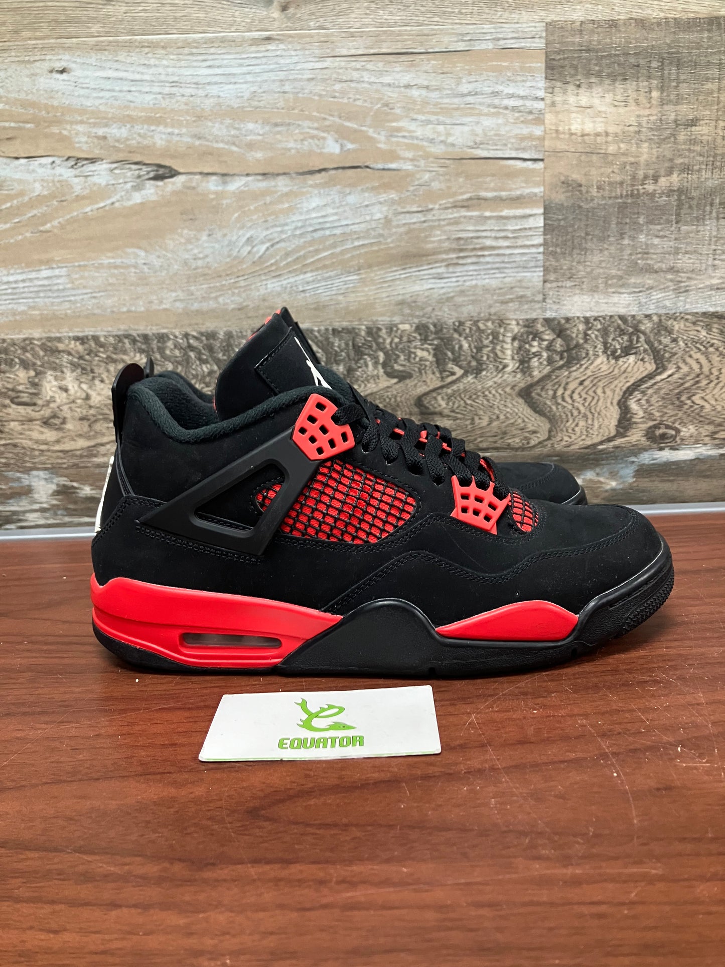 Jordan 4 Retro Red Thunder Size 8.5