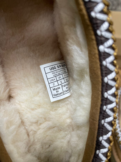 7W-UGG Tasman Slipper chestnut